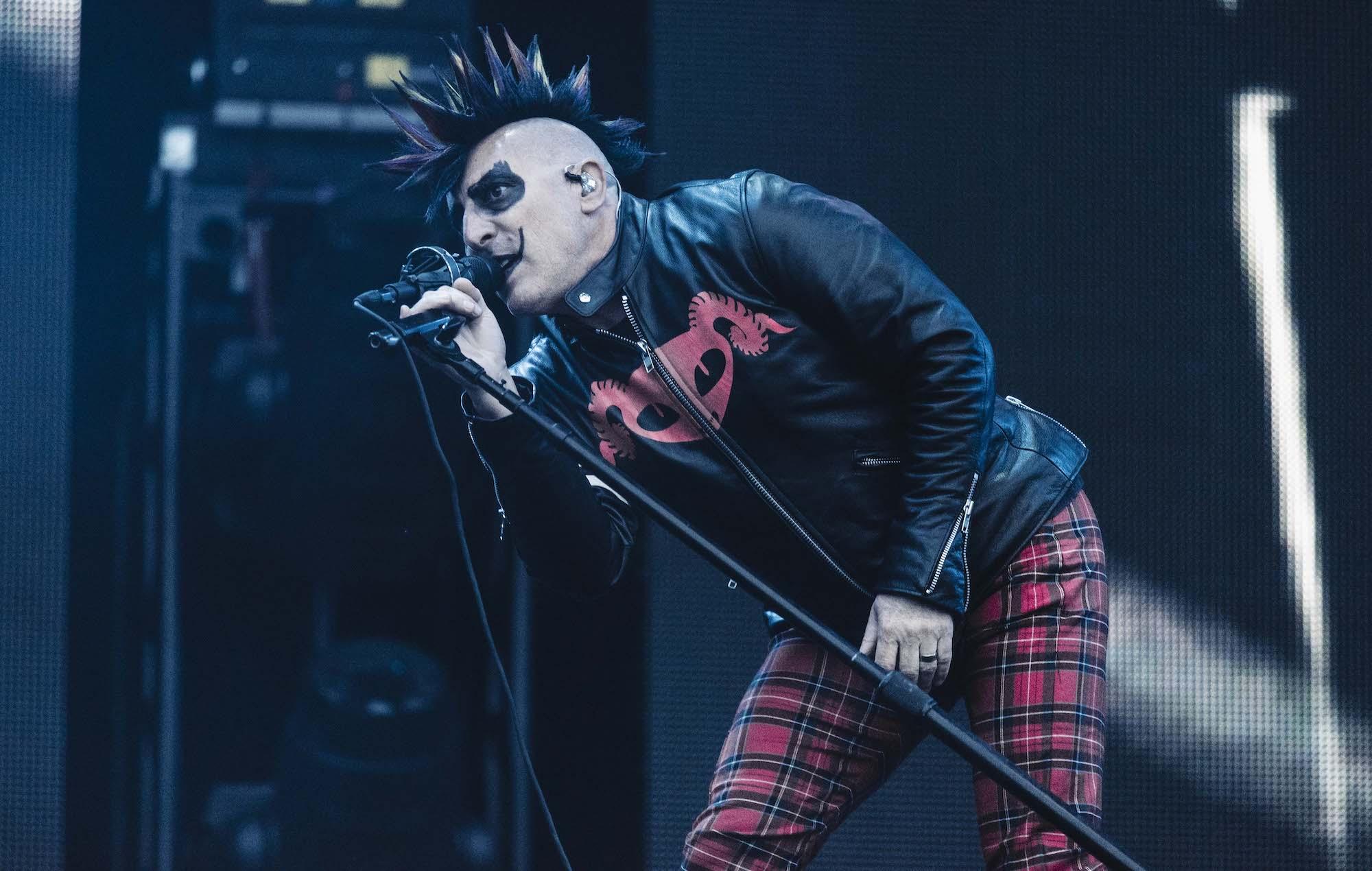 2000x1270 Tool's Maynard James Keenan's lungs still damaged from coronavirus