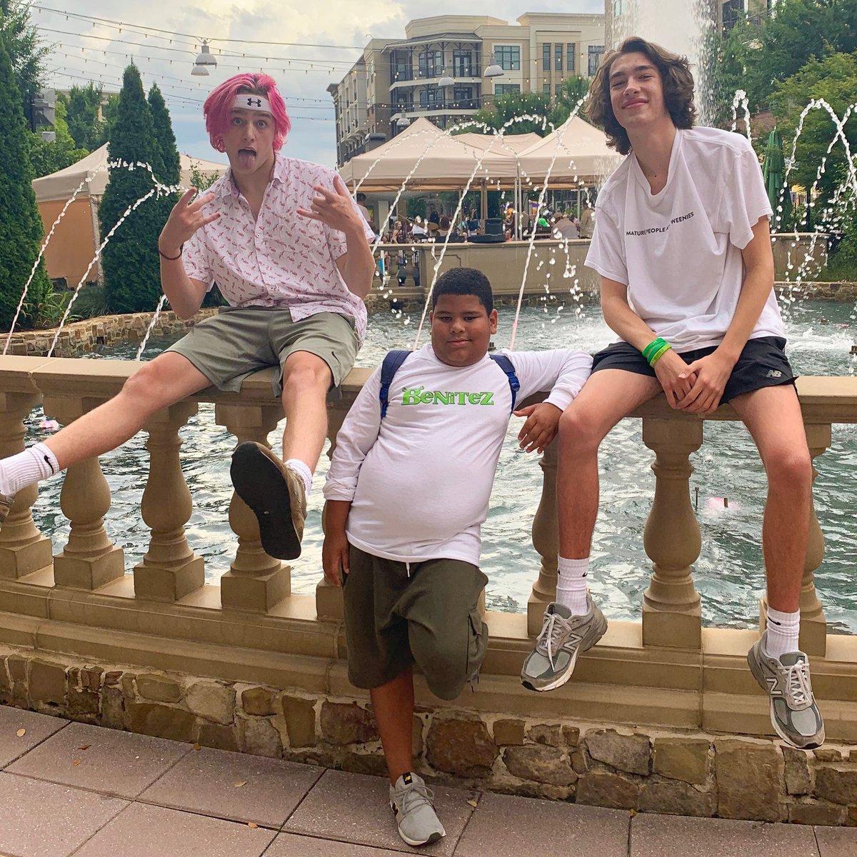 1200x1200 Baylen Levine gives your girl this look, wyd?