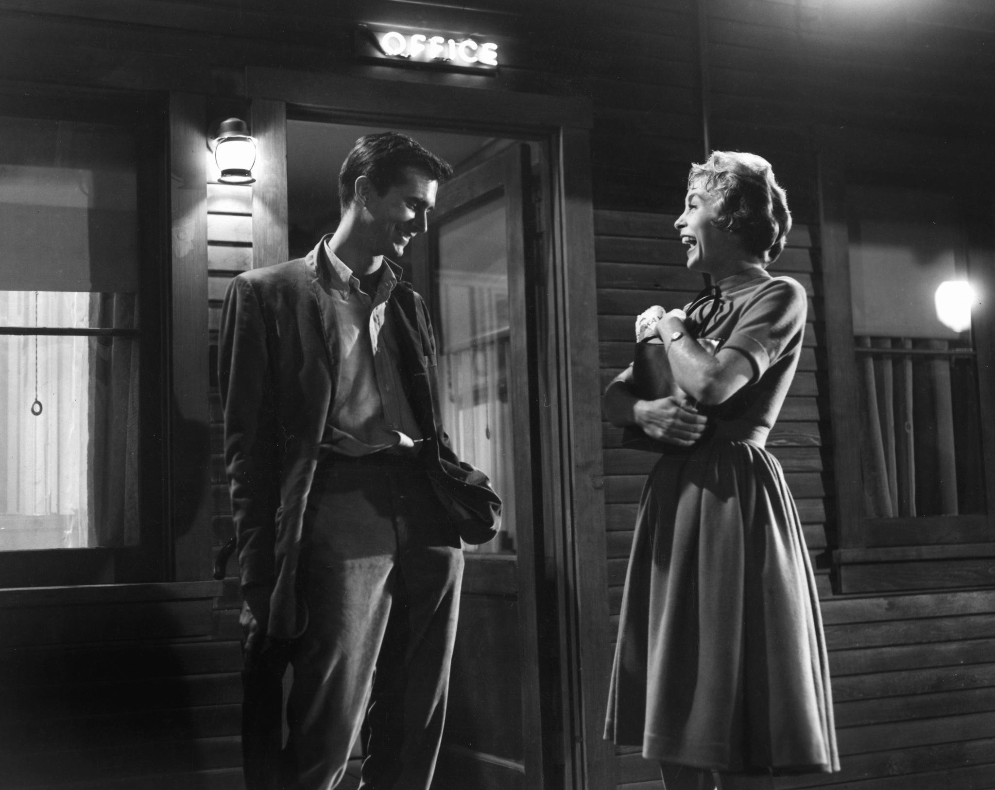 2048x1627 Psycho (1960)