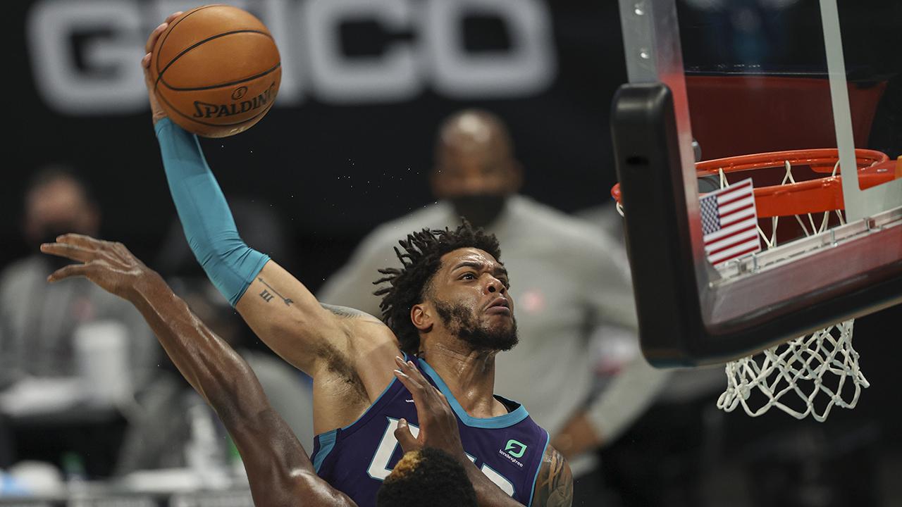1280x720 Hornets' Miles Bridges throws down vicious dunk on Hawks defender