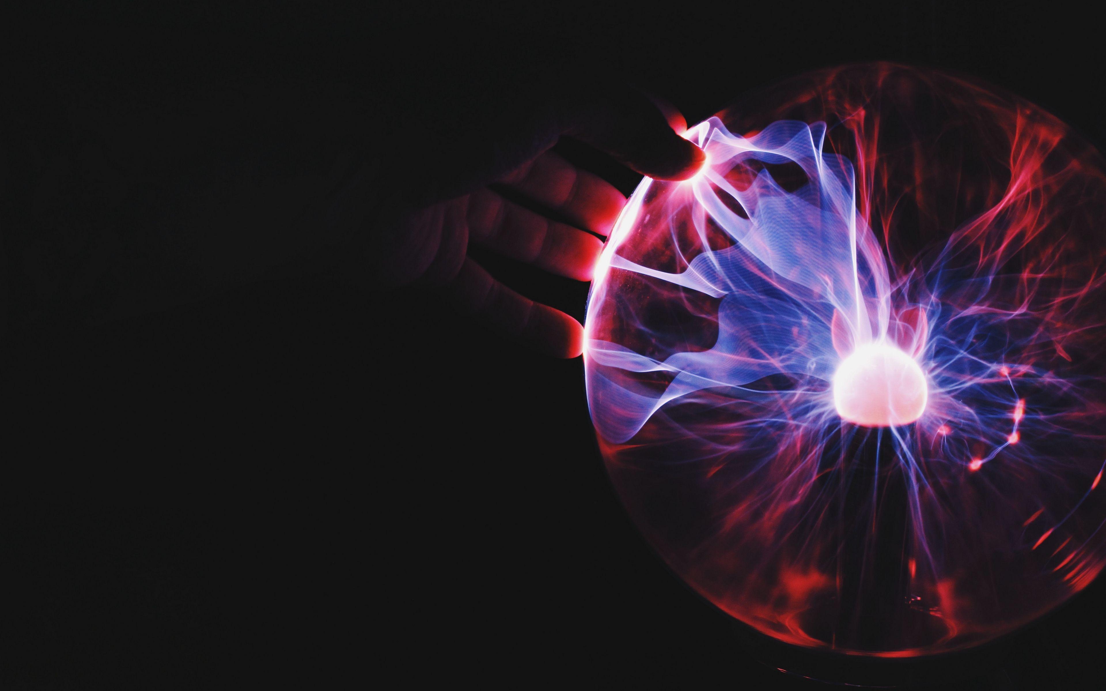 3840x2400 Download wallpaper 3840x2400 plasma lamp, neon, electrode, glow 4k