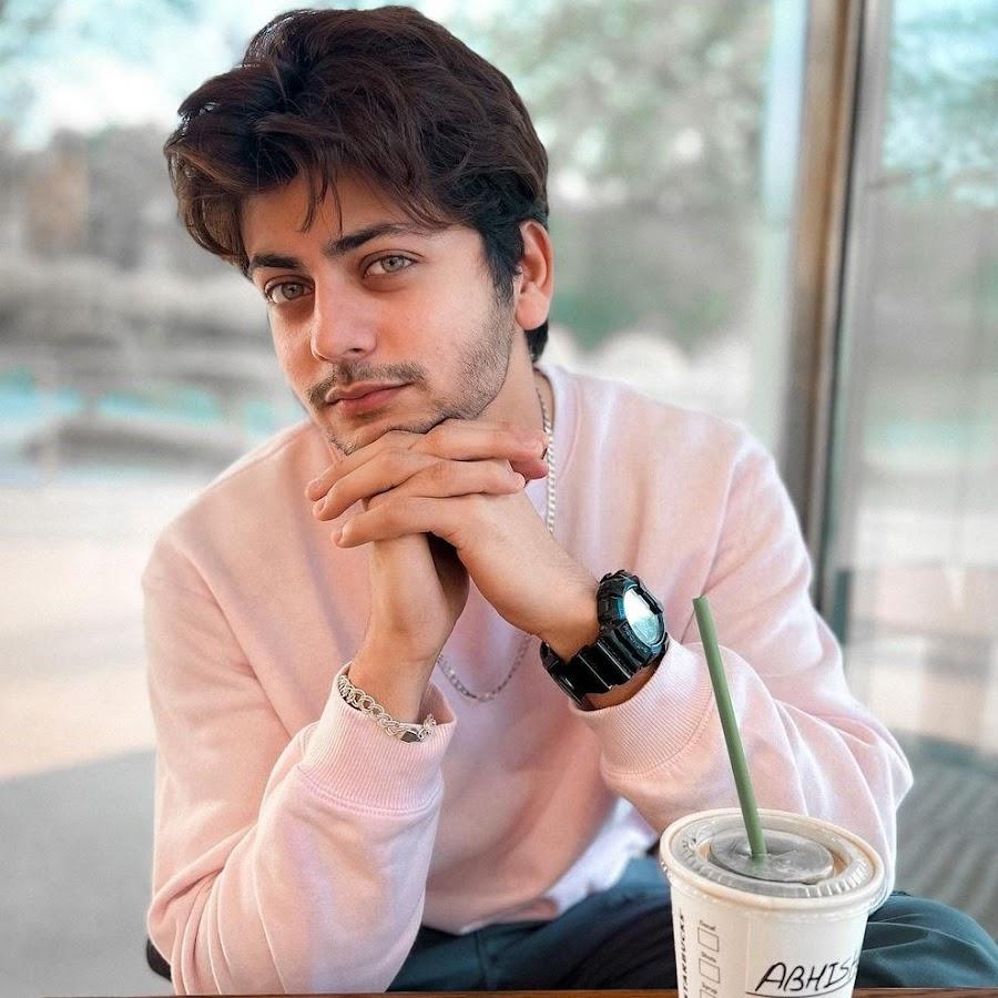 900x900 Abhishek Nigam My World