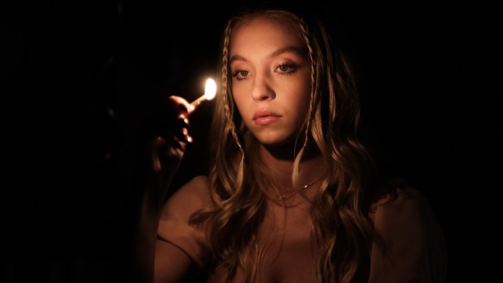 1600x900 Euphoria Season 2 Yearbook: Everyone's Spinning Out