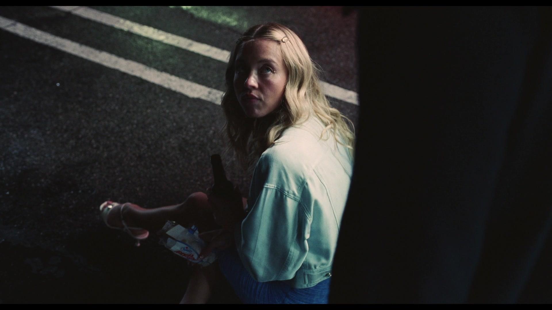 1920x1080 Hostess Donettes Powdered Mini Donuts Enjoyed By Sydney Sweeney As Cassie Howard In Euphoria S02E01 Trying To Get To Heaven Before They Close The Door (2022)