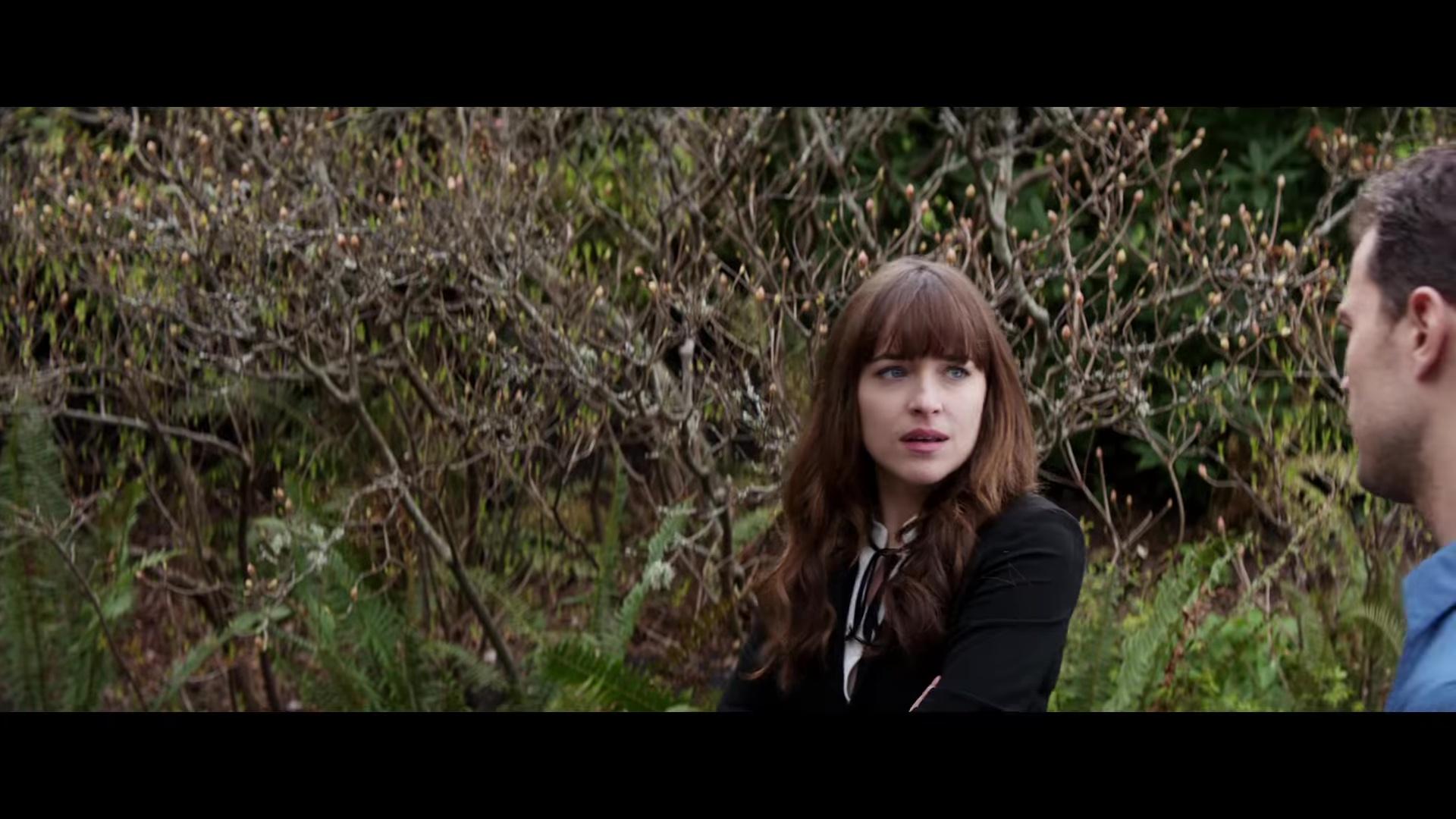 1920x1080 Derek Lam Sleeveless Blouse With Front Ties And Isabel Marant 'Mathis' Blazer Worn By Dakota Johnson (Anastasia Steele) In Fifty Shades Freed (2018)