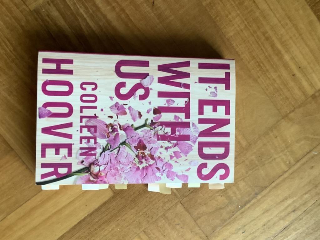 1024x768 It Ends With Us Book By Colleen Hoover, Hobbies & Toys, Books & Magazines, Fiction & Non Fiction On Carousell