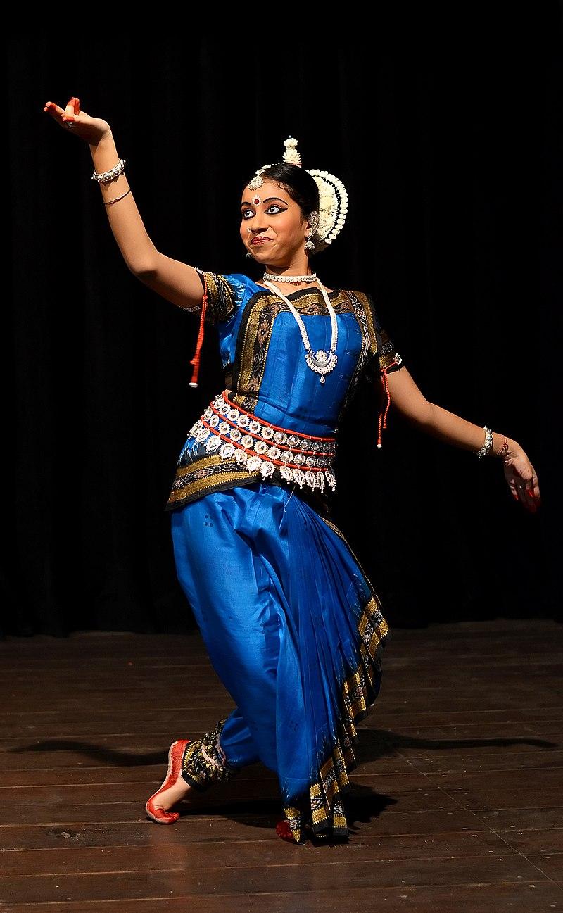 800x1297 Odissi