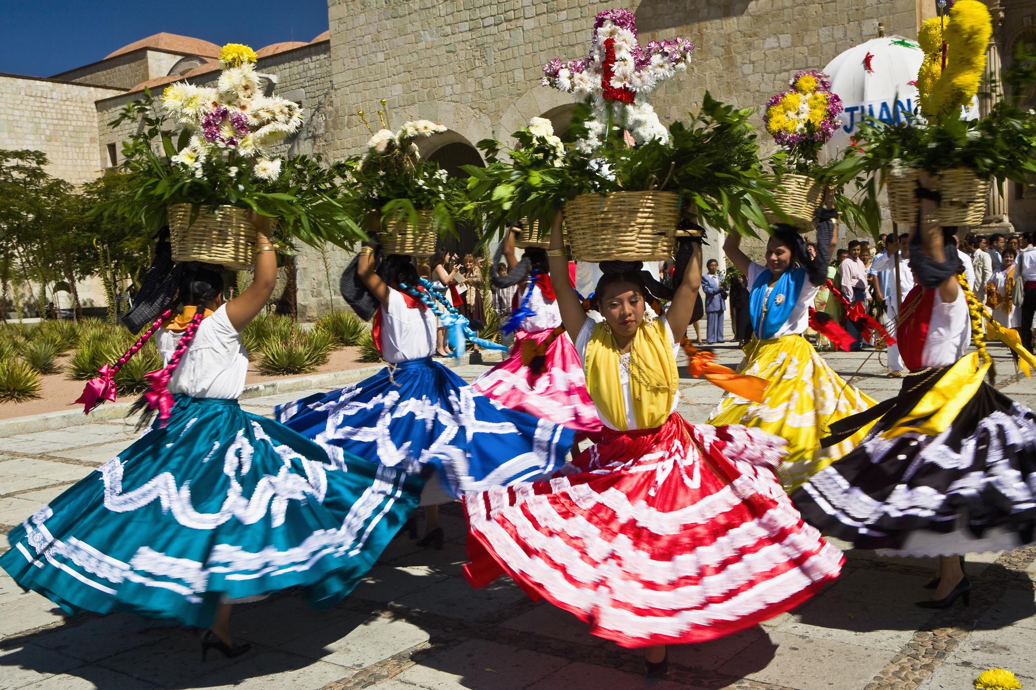 2121x1414 Mexican Folk Dance