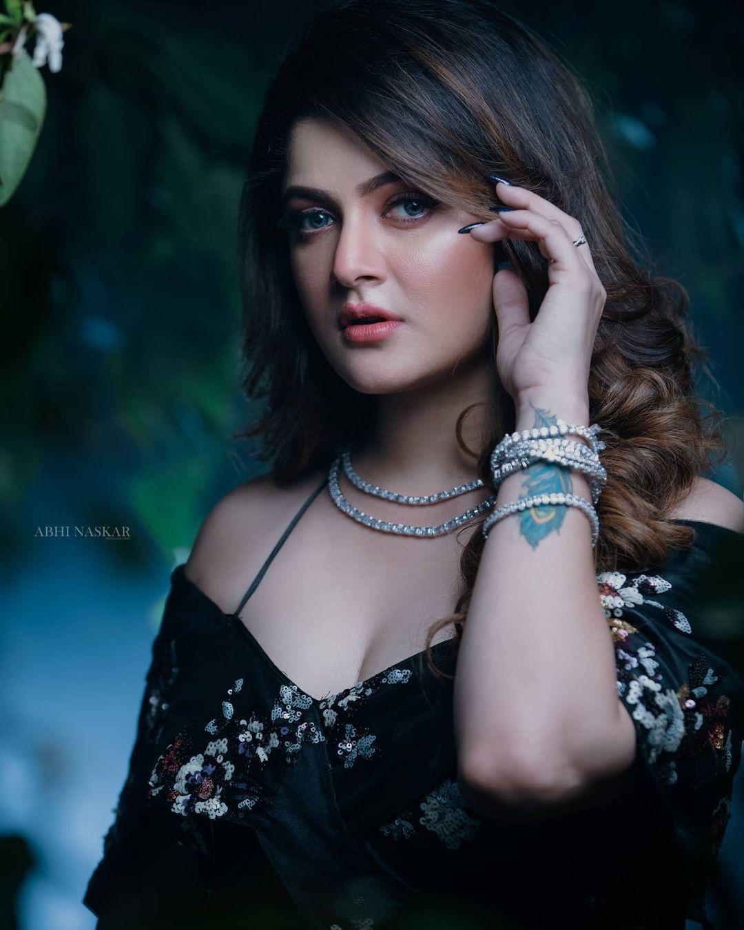 1080x1350 Beautiful actress Srabanti Chatterjee exposing hot photo. Srabanti Chatterjee exposing hot photo gallery Photo: HD Image, Picture, Stills, First Look Posters of Beautiful actress Srabanti Chatterjee exposing hot photo