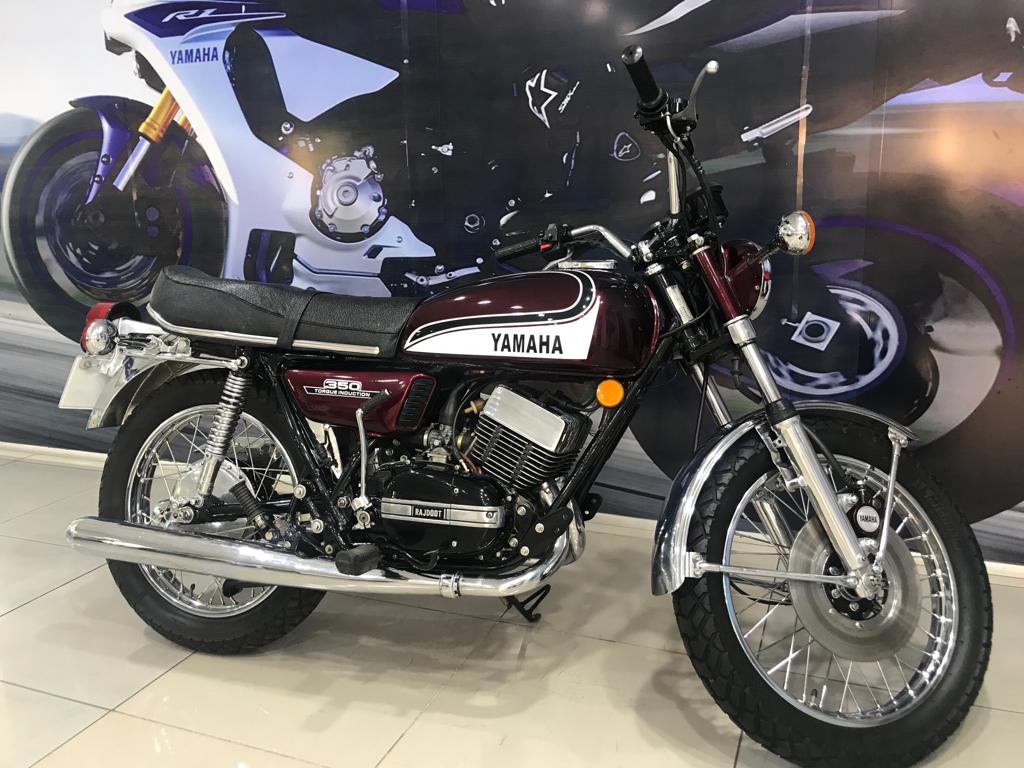 1024x768 All four Yamaha RD350s from this IAB