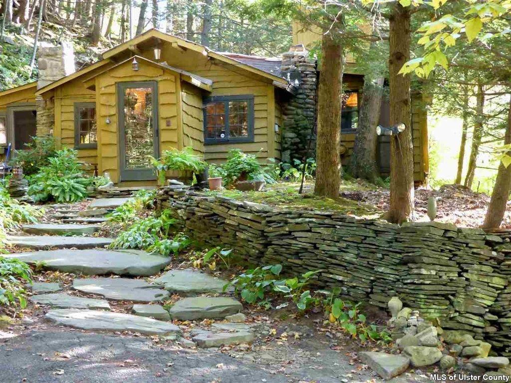 1024x768 A Whimsical Hobbit Hole of Your Very Own in Phoenicia, $000
