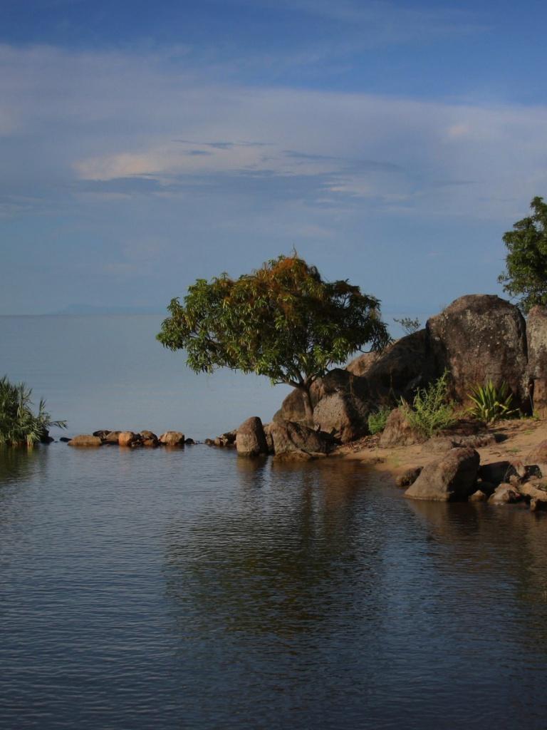 768x1024 Lake Malawi East Africa iPad mini wallpaper
