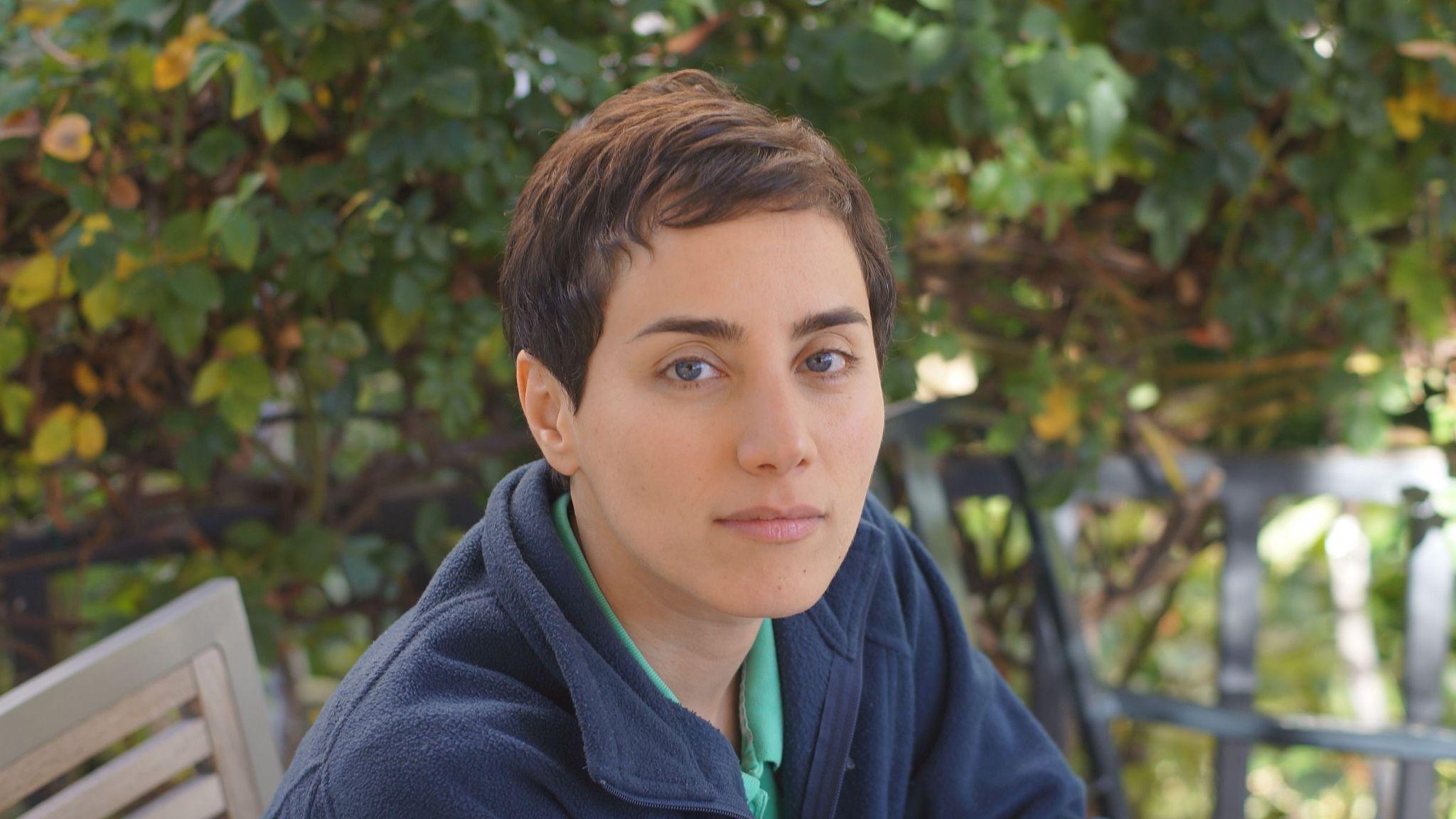 2048x1152 Maryam Mirzakhani Wallpaper