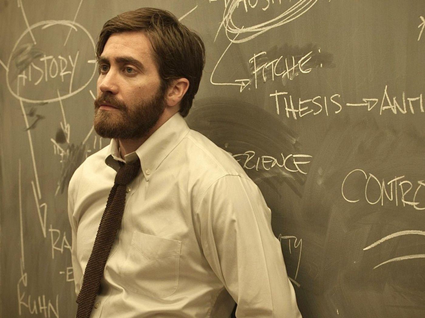 1400x1050 Arrival's director also made Enemy, a movie that argues history will repeat itself