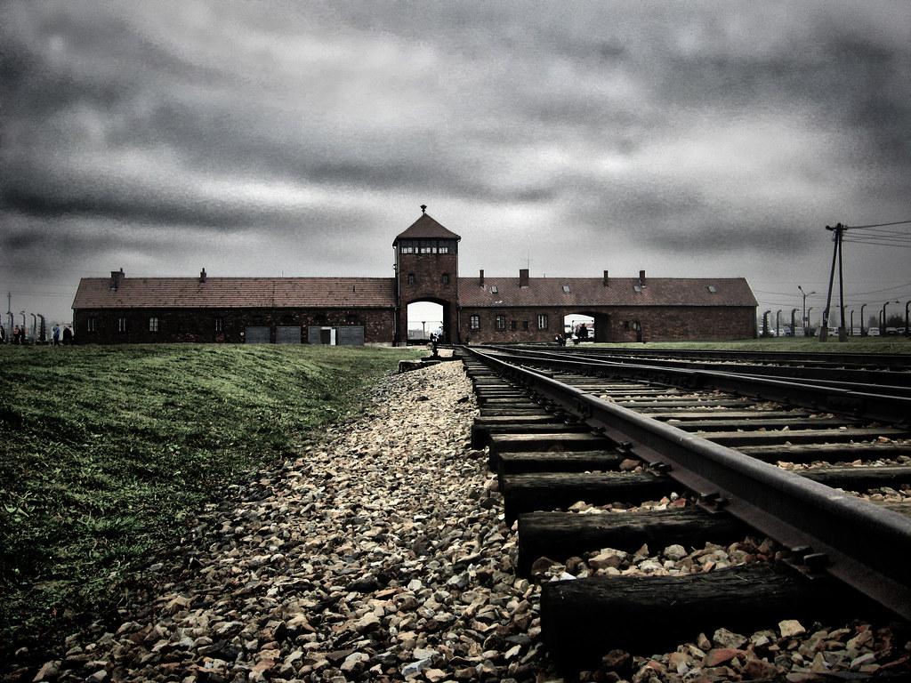 1024x768 Konzentrationslager Auschwitz- version 2.0. The main entran