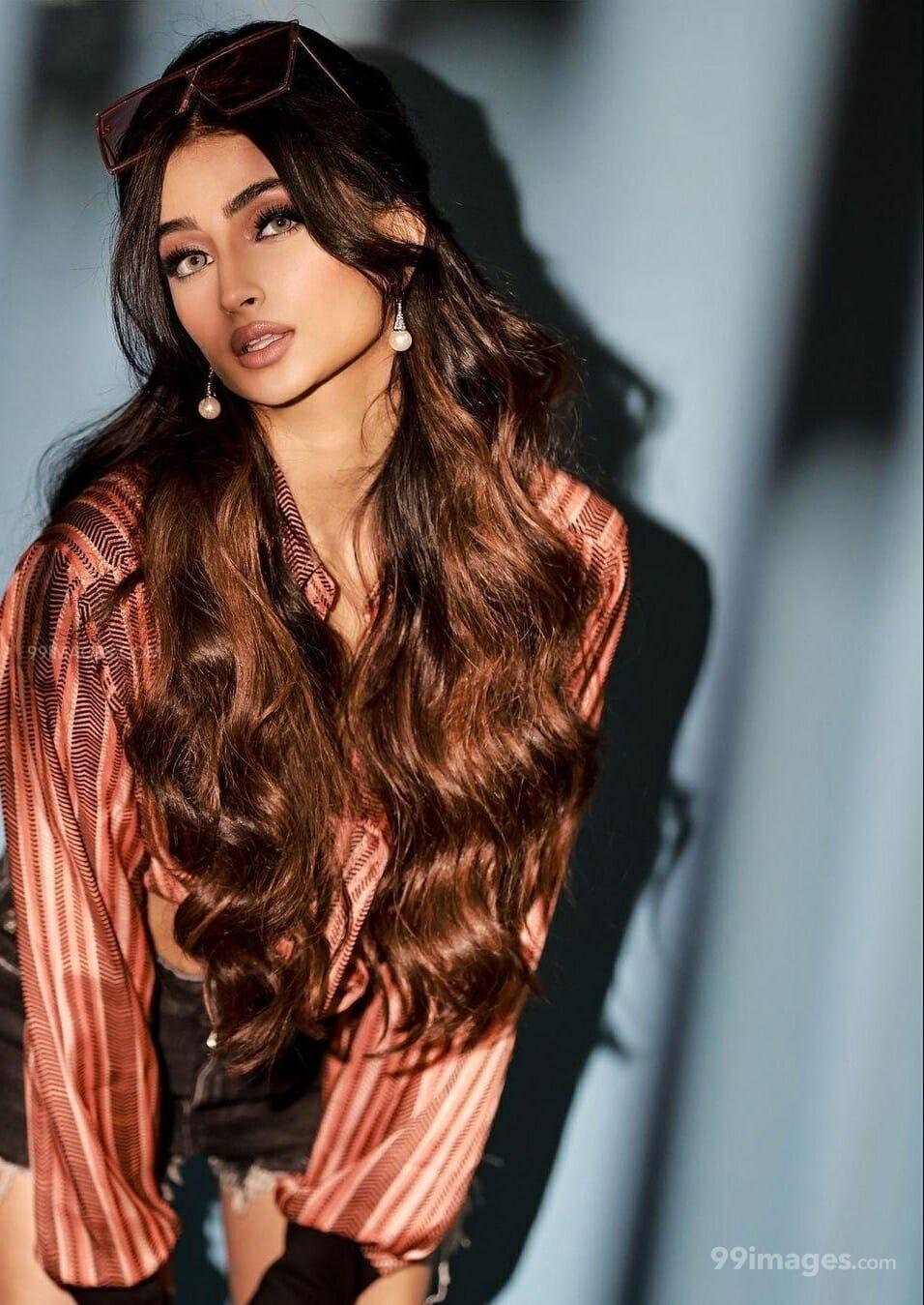 956x1349 Palak Tiwari Latest Hot HD Photo / Wallpaper (1080p) (Instagram / Facebook) (png / jpg) (2021)
