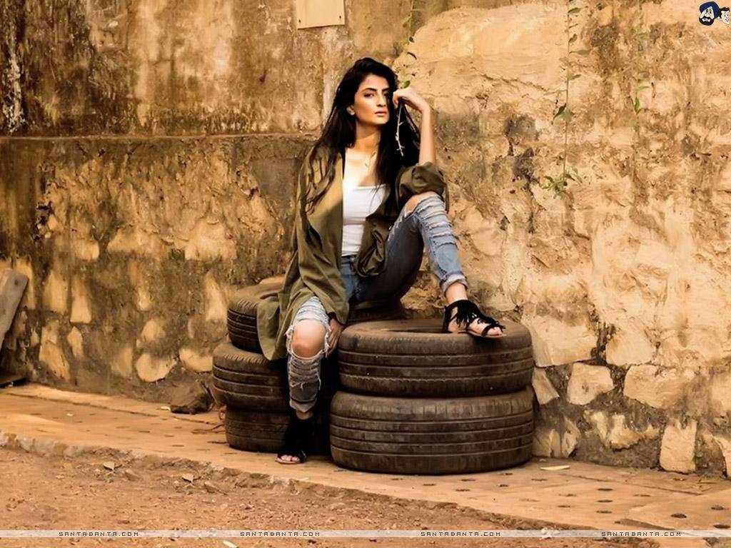 1024x768 Cute Palak Tiwari aka Palak Chaudhary, daughter of popular TV actress Shweta Tiwari
