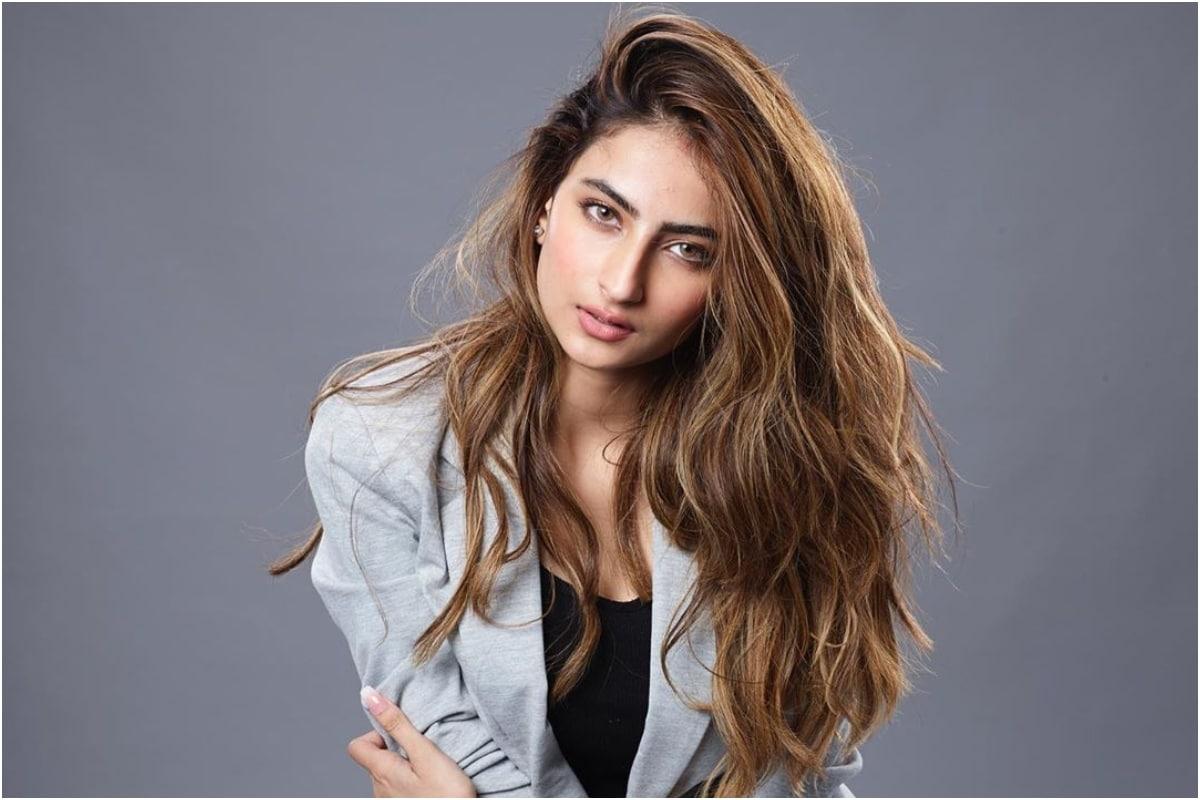 1200x800 Palak Tiwari Looks Stunning as She Shoots for Rosie The Saffron Chapter's Poster, Watch BTS Video