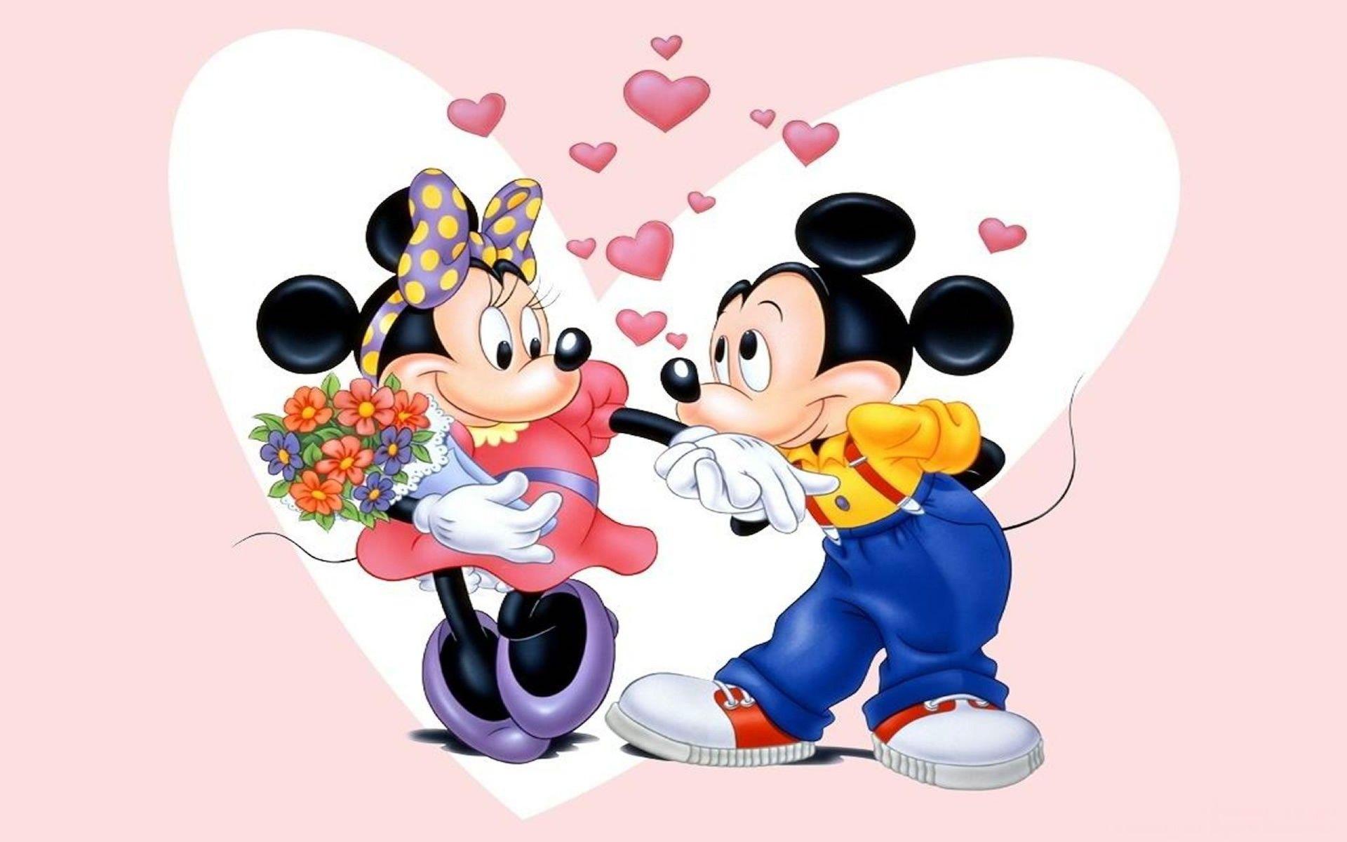 minnie and mickey mouse in love