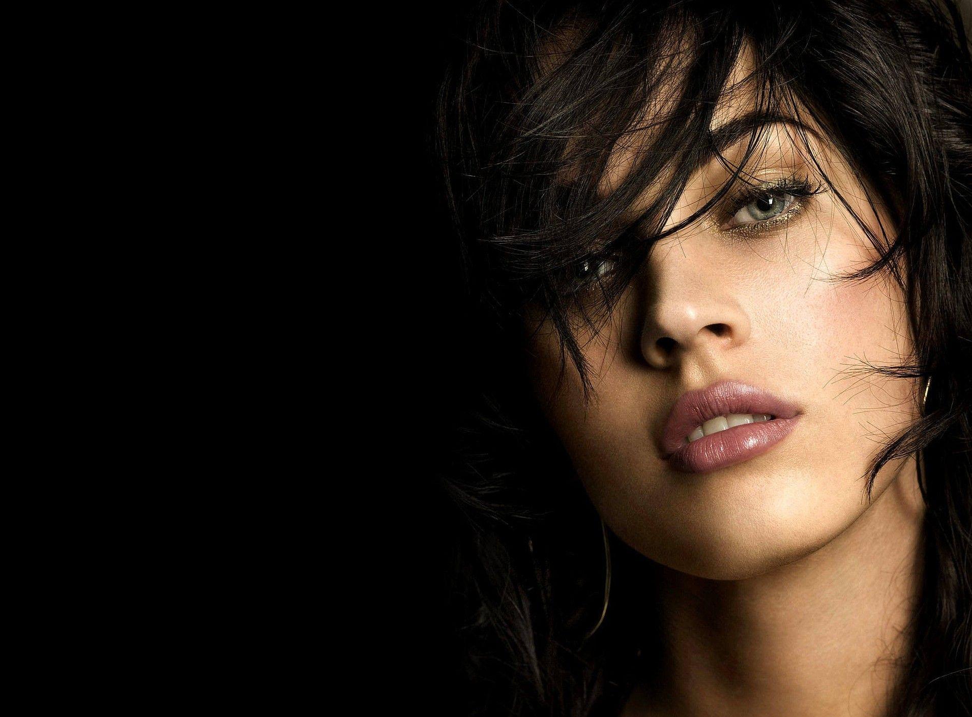 1911x1410 American Actress and Model Megan Denise Fox HD Wallpaper