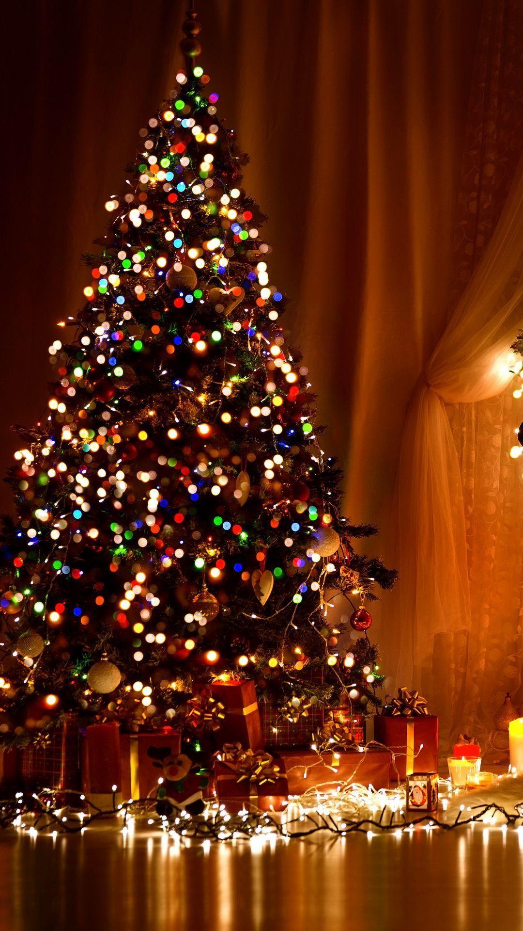 Christmas Tree Iphone Wallpapers Top Free Christmas Tree Iphone Backgrounds Wallpaperaccess