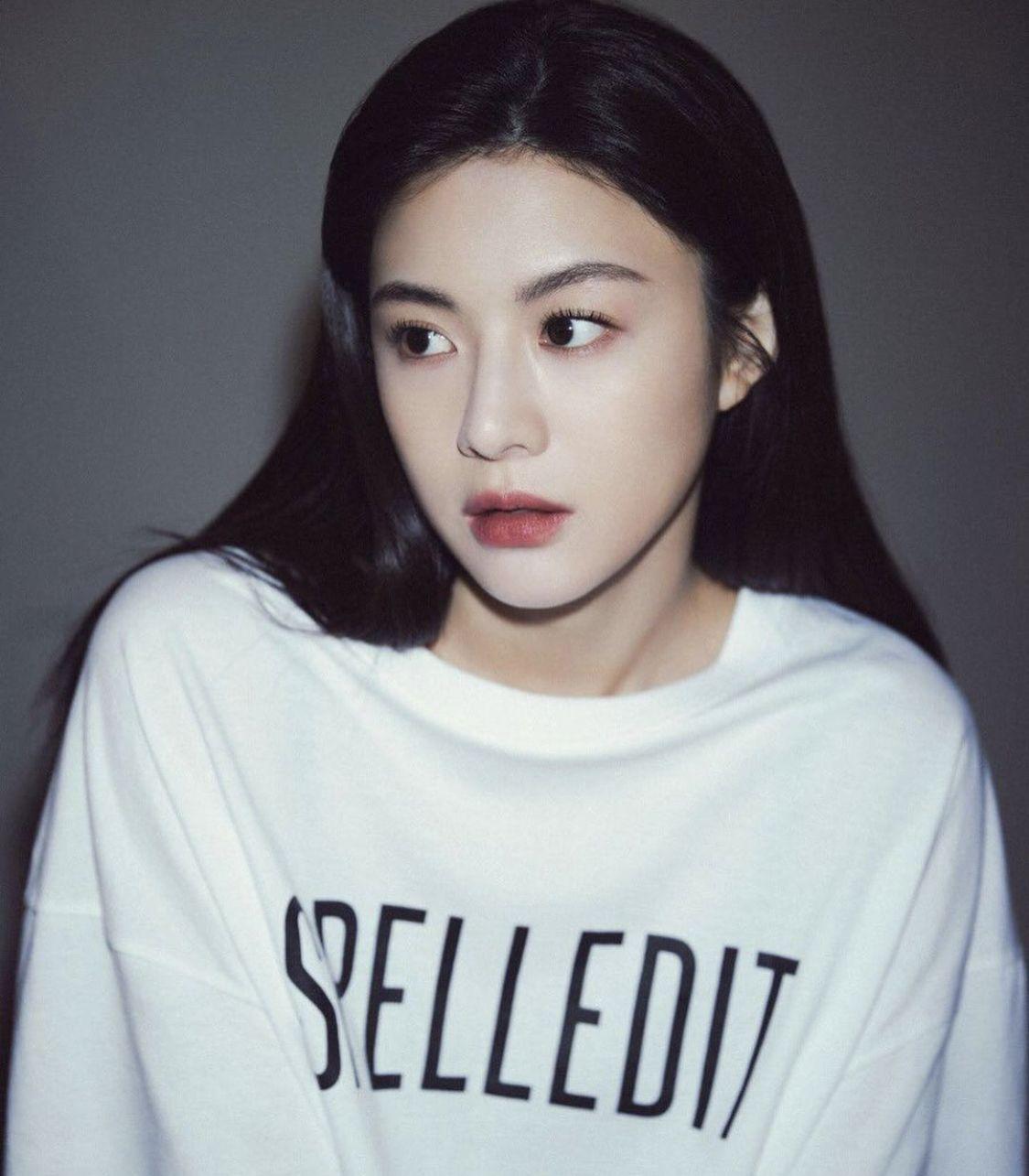 1125x1285 Go Yoon Jung ideas. kecantikan, gadis ulzzang, wanita