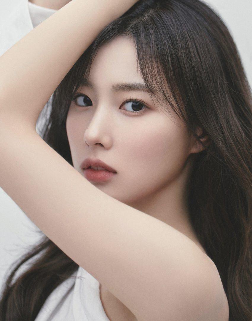 850x1083 Actresses Whose Profile Picture Became Hot Topics Thanks To Their Stunning Visuals