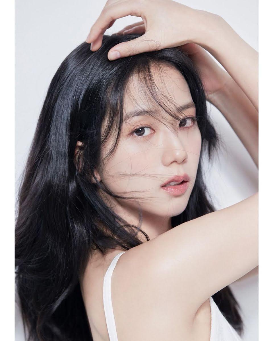 960x1196 Female Korean Celebrities That Created A Stir With Their Visuals In Their Profile Photo