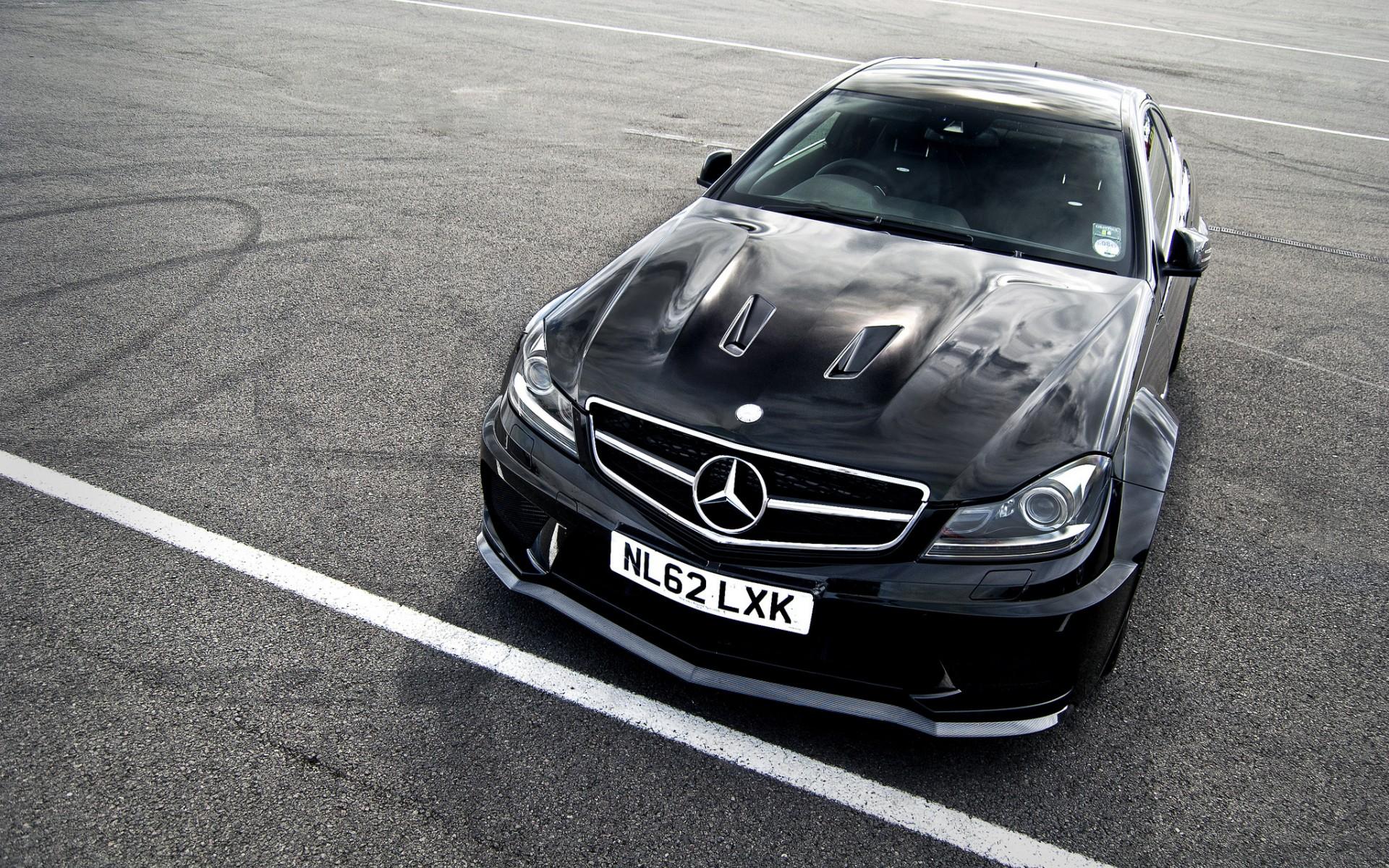 1920x1200 HD Background and Wallpaper of Mercedes Benz For Download