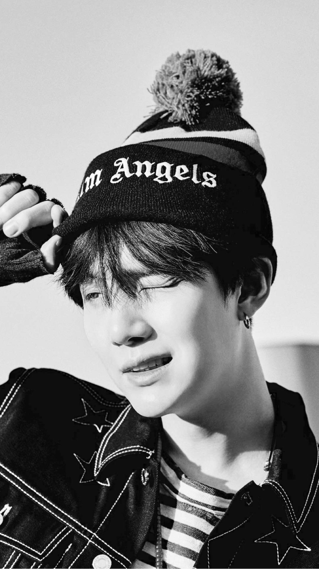 1079x1920 Bts Suga Wallpaper Black And White