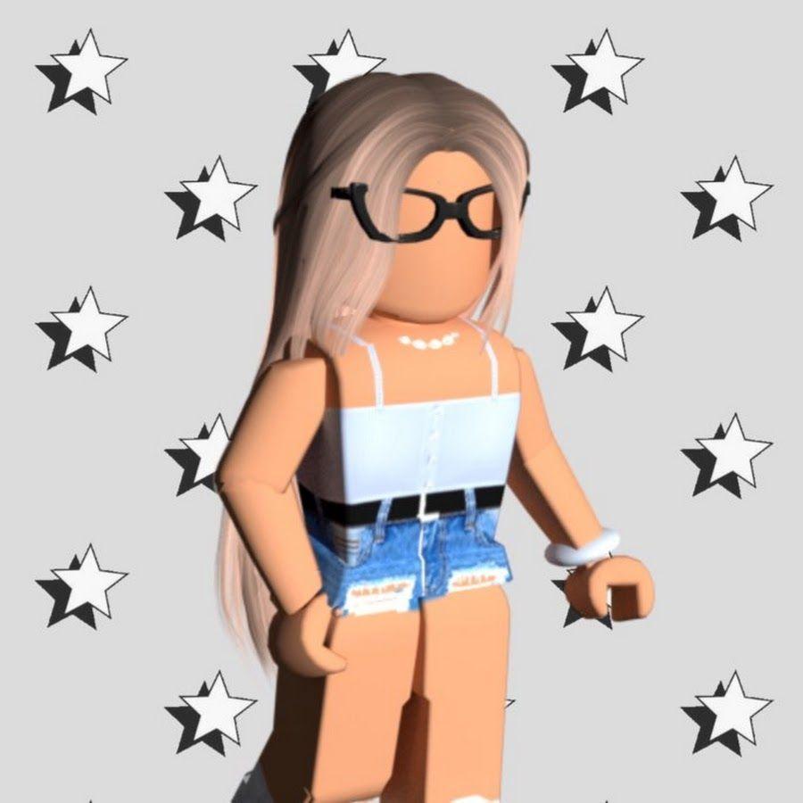900x900 Aesthetic Roblox Girl Wallpaper