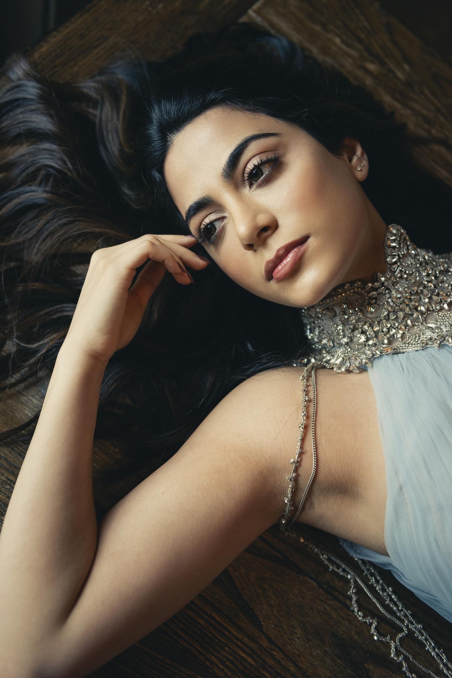 1442x2160 Emeraude Toubia wallpaper