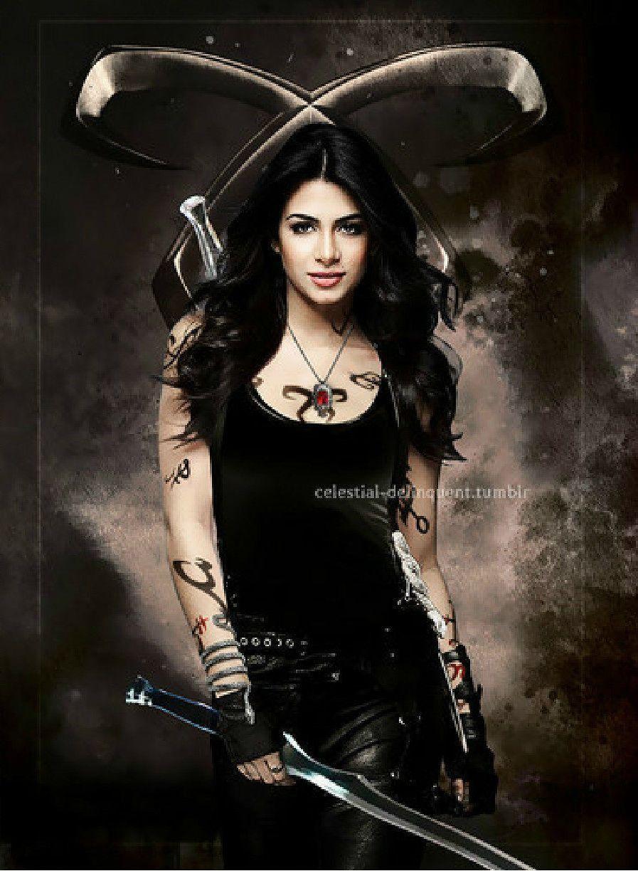 897x1224 Isabelle Lightwood Wallpaper