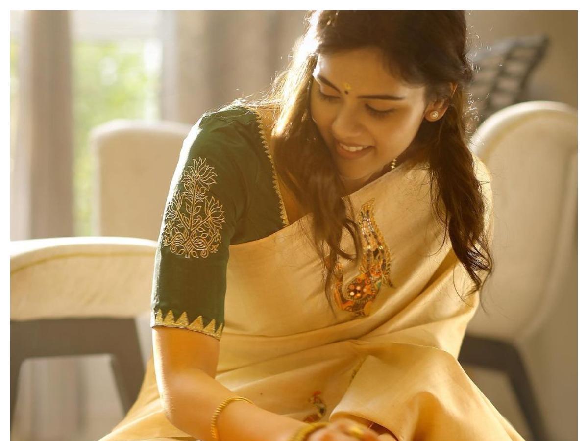 1200x900 Kalyani Priyadarshan's FIRST LOOK from the Pranav Mohanlal starrer Hridayam released; Opens up about her role