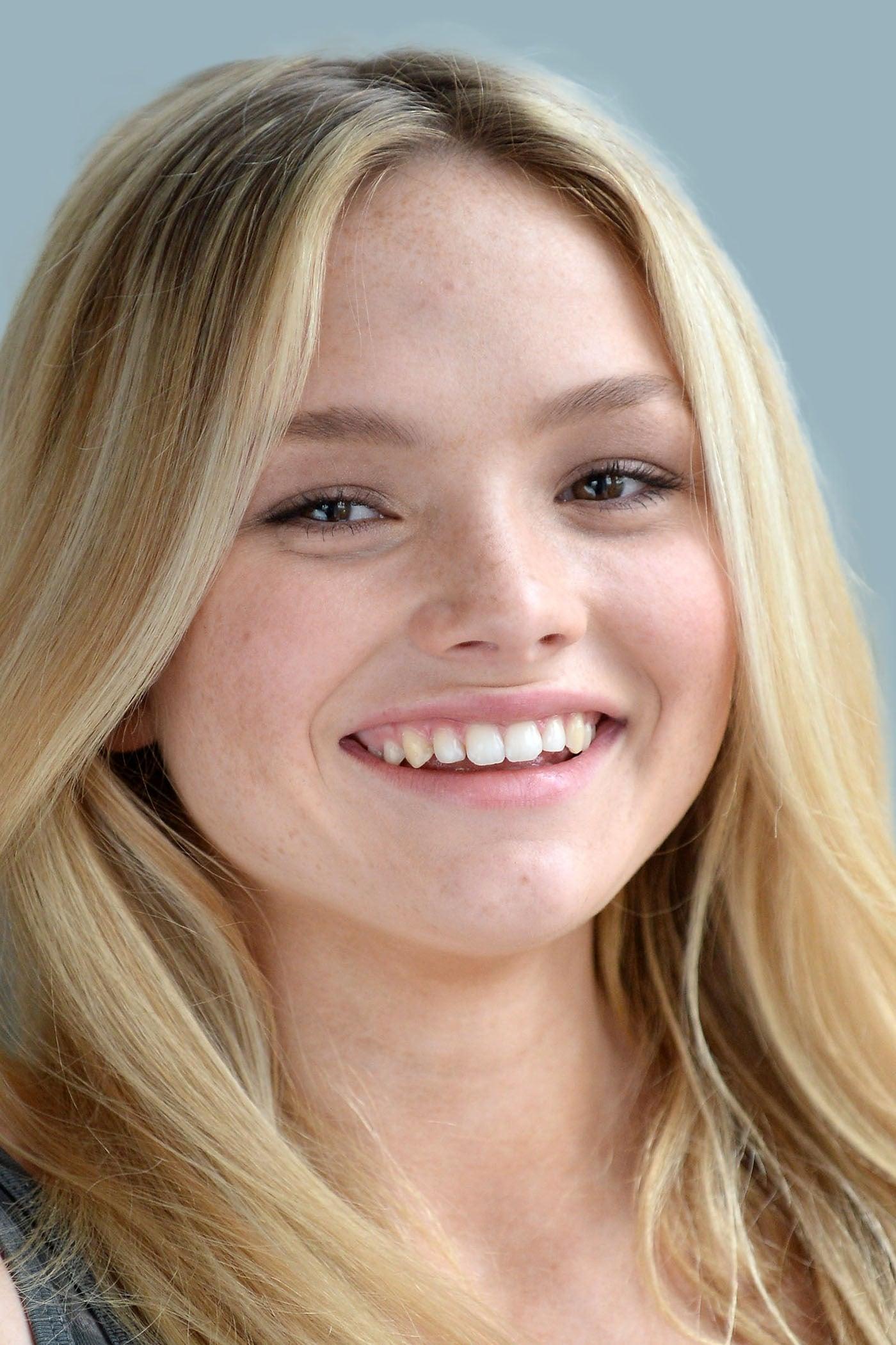 1400x2100 Natalie Alyn Lind Image