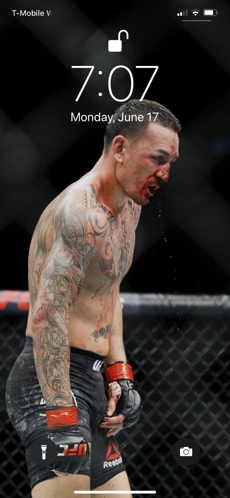 946x2048 تويتر \ Max Holloway على تويتر