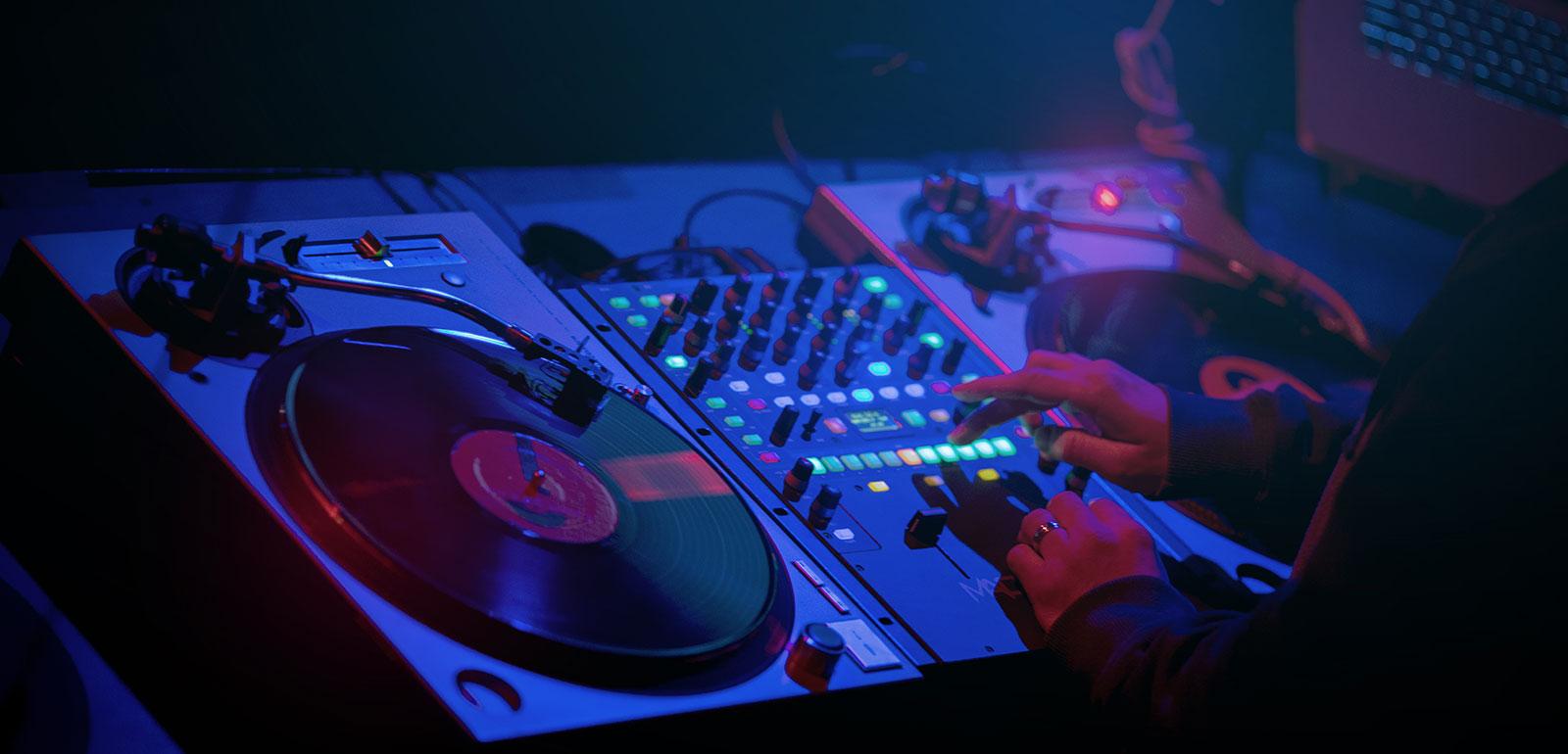 1600x770 Free download Displaying 19 Image For Scratch Live Logo [1600x770] for your Desktop, Mobile & Tablet. Explore Rane Serato Wallpaper. DJ Wallpaper Full HD, Serato DJ Wallpaper, Numark Wallpaper