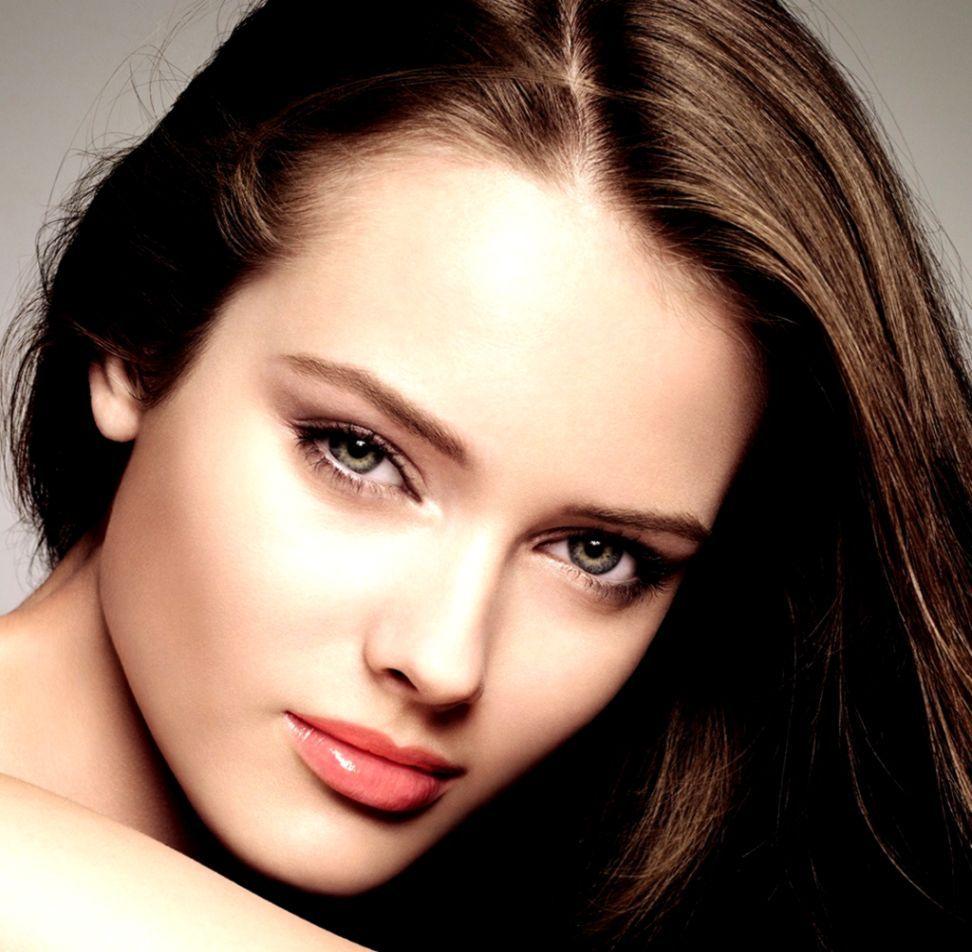 972x952 Beautiful Girl Face Wallpaper (4566 DTG, HD Background). Face moisturizer, Beauty people, Most beautiful faces