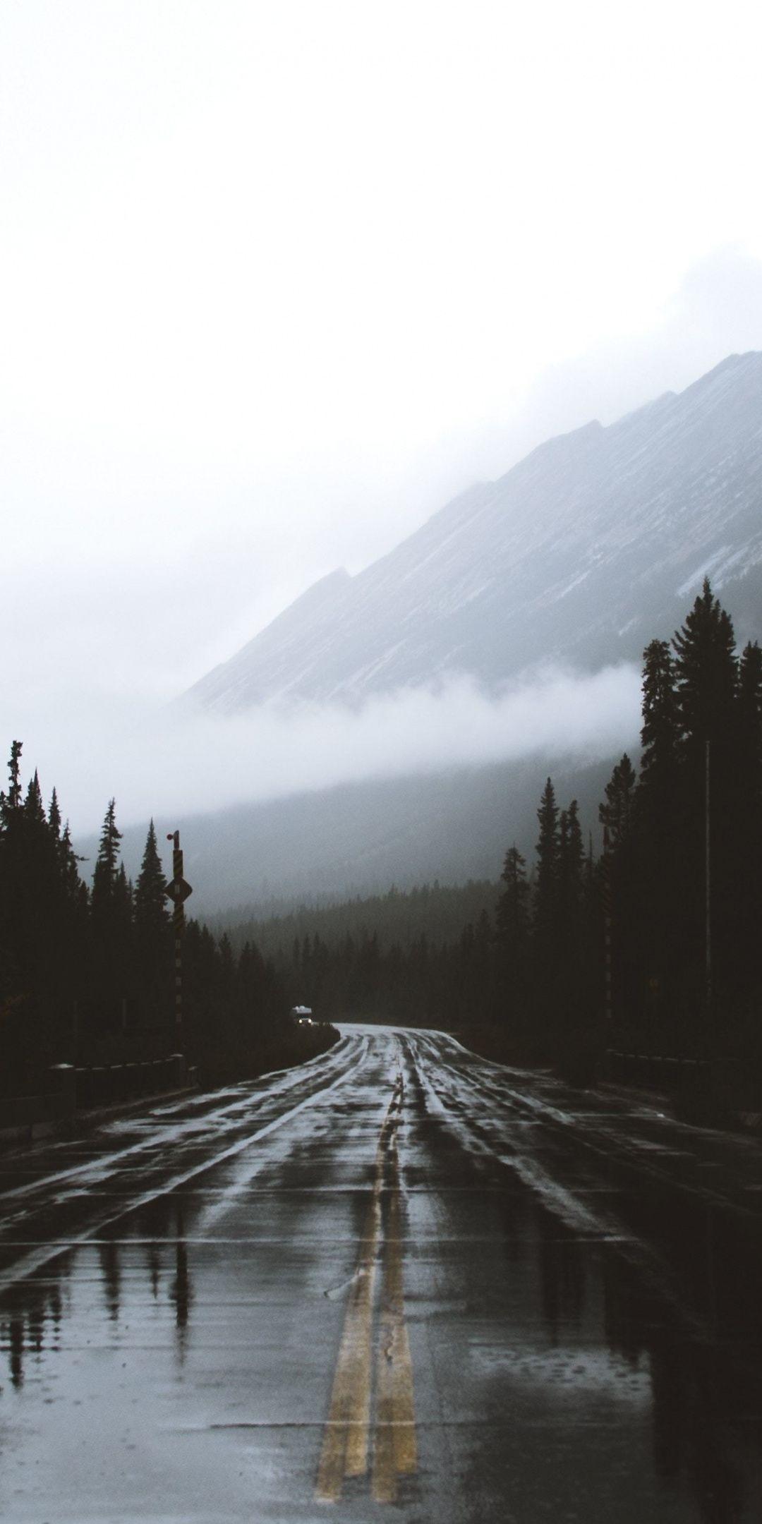 1080x2160 Alberta, Canada, Đường, núi, ngày mưa, hình nền 1080x2160