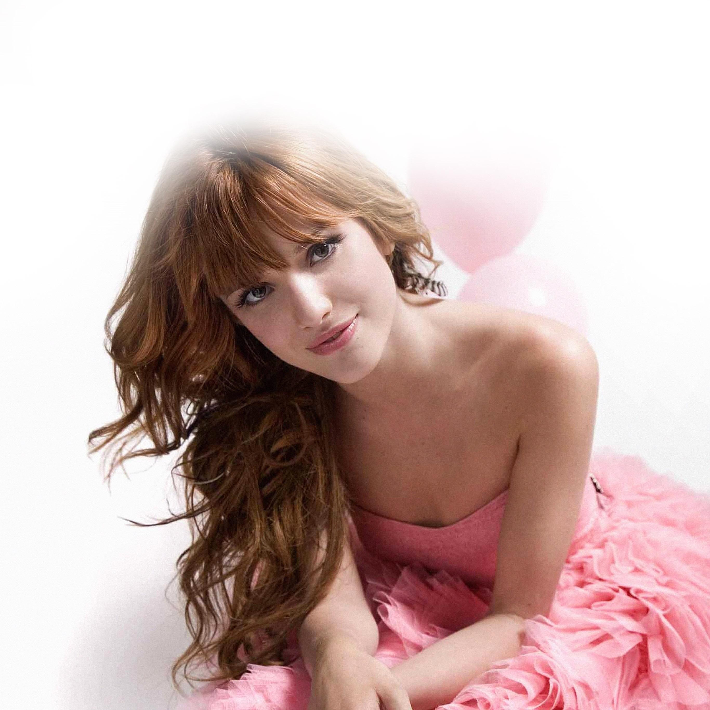 2732x2732 Bella Thorne Pink Dress Smile Wallpaper