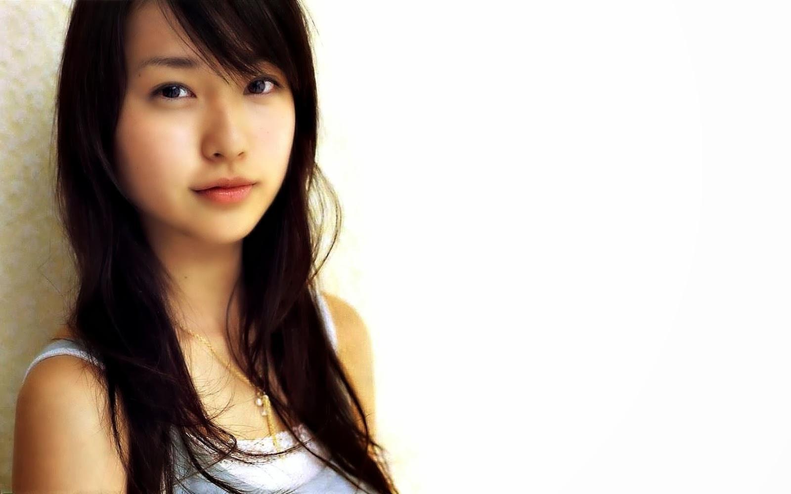 1600x1000 Japanese Actress Wallpaper