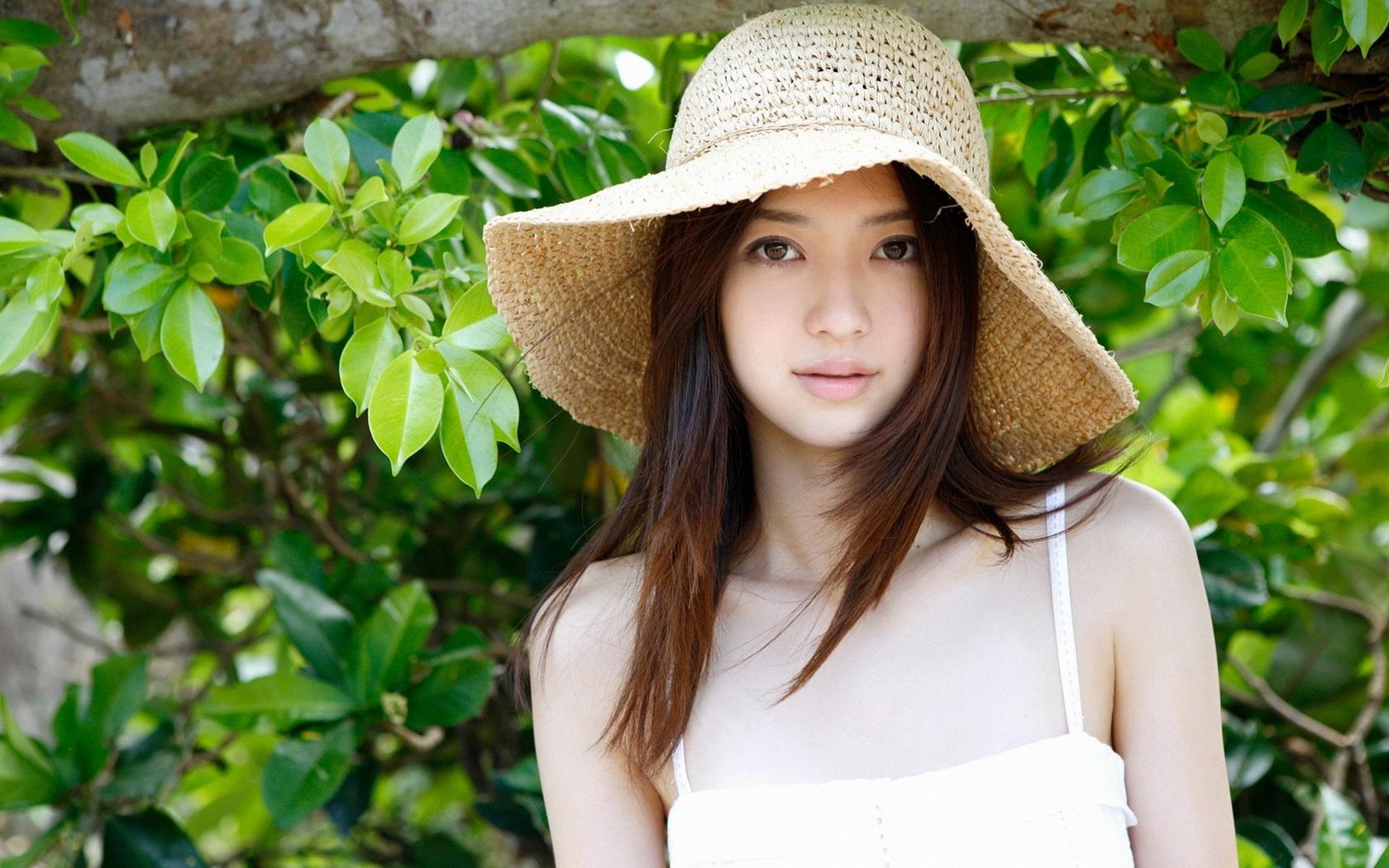 1680x1050 Japanese Actress Image
