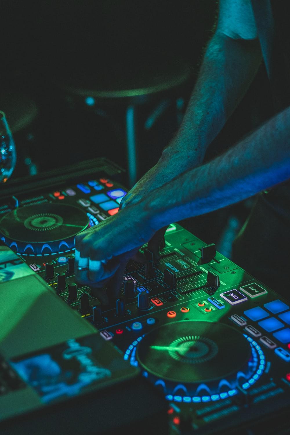 1000x1500 Club Party Picture. Download Free Image
