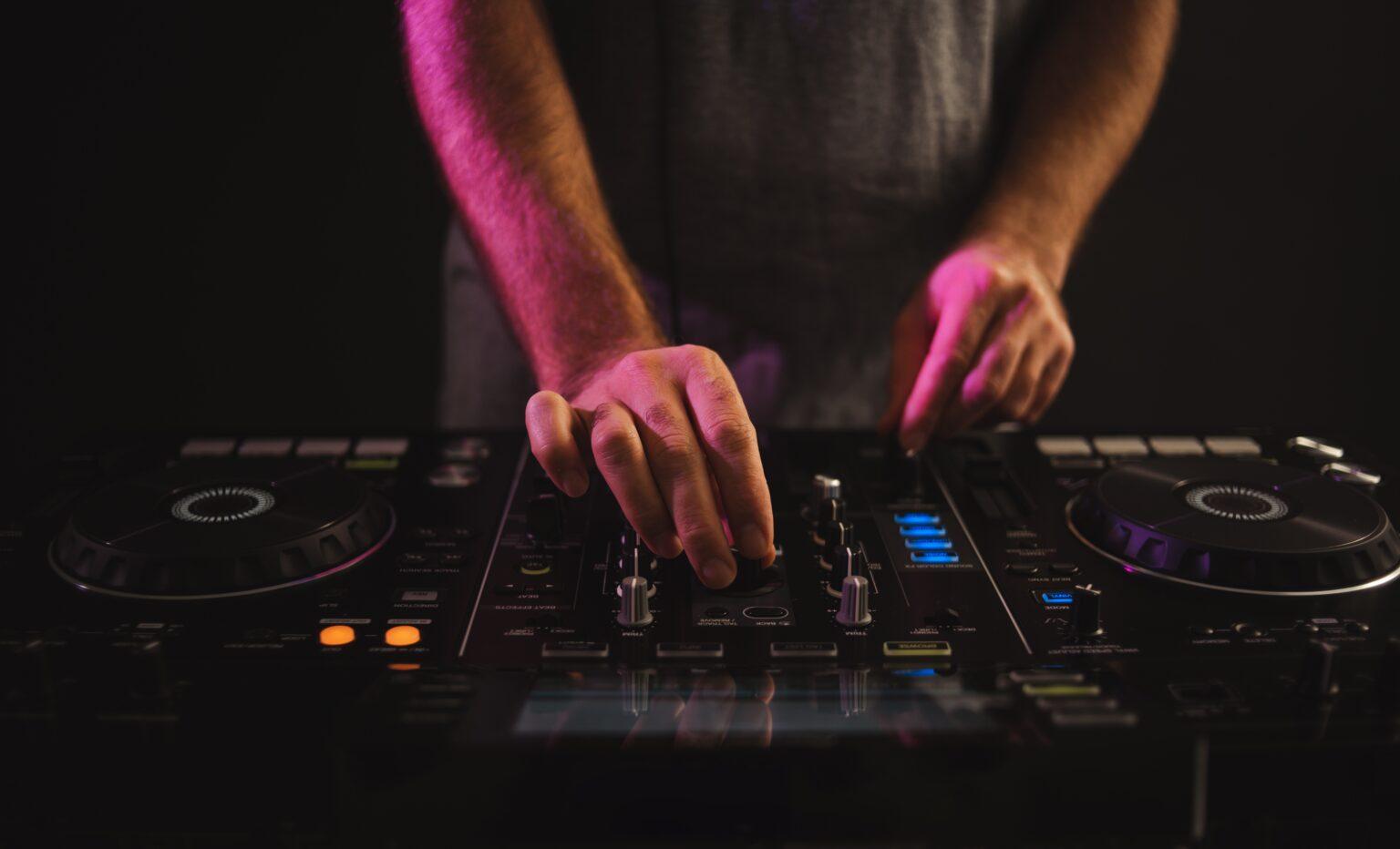 1536x932 Best DJ Services in Delhi. Rental DJ Services Provider. The DJ Services