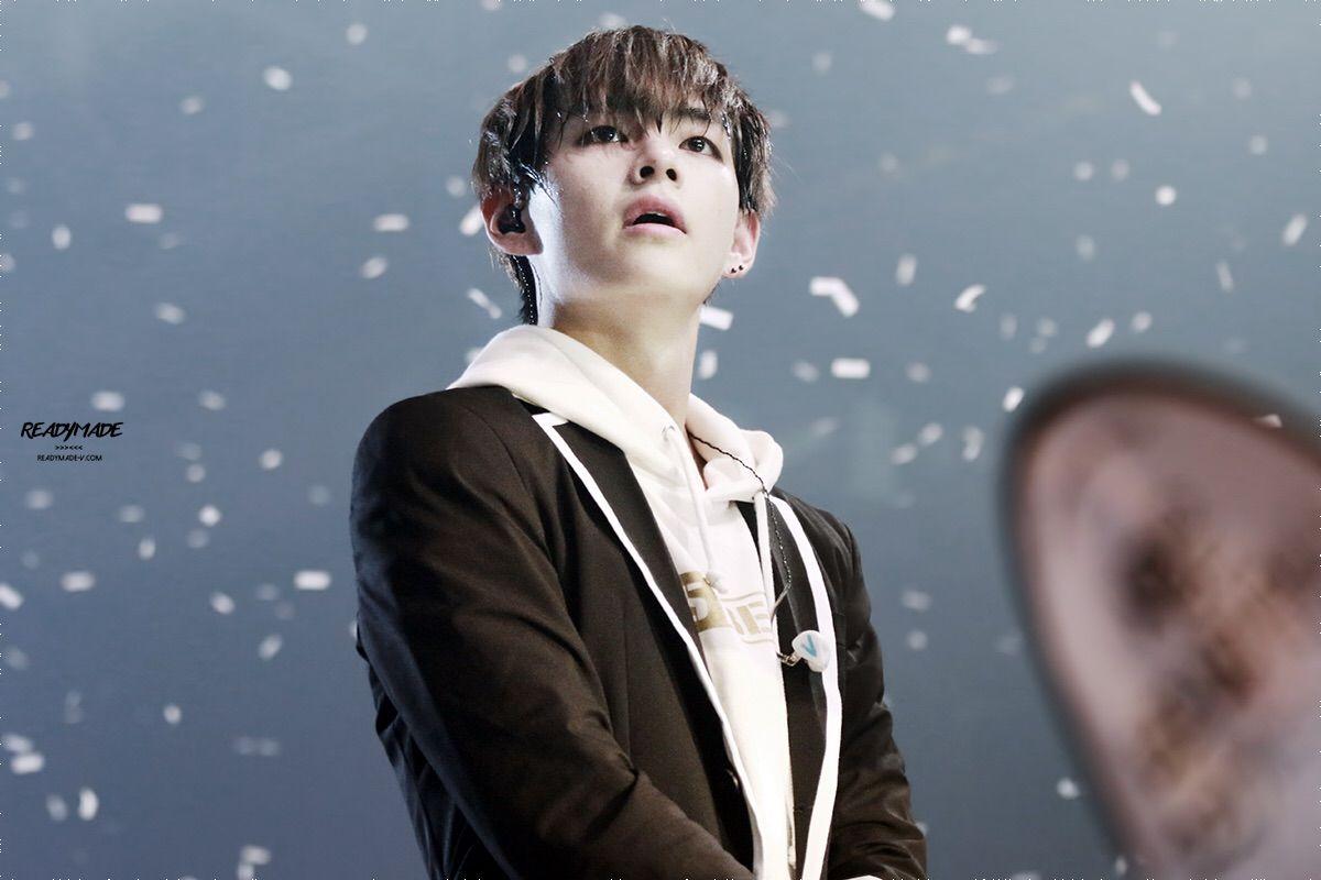 V Bts Concert Computer Wallpapers Top Free V Bts Concert Computer Backgrounds Wallpaperaccess