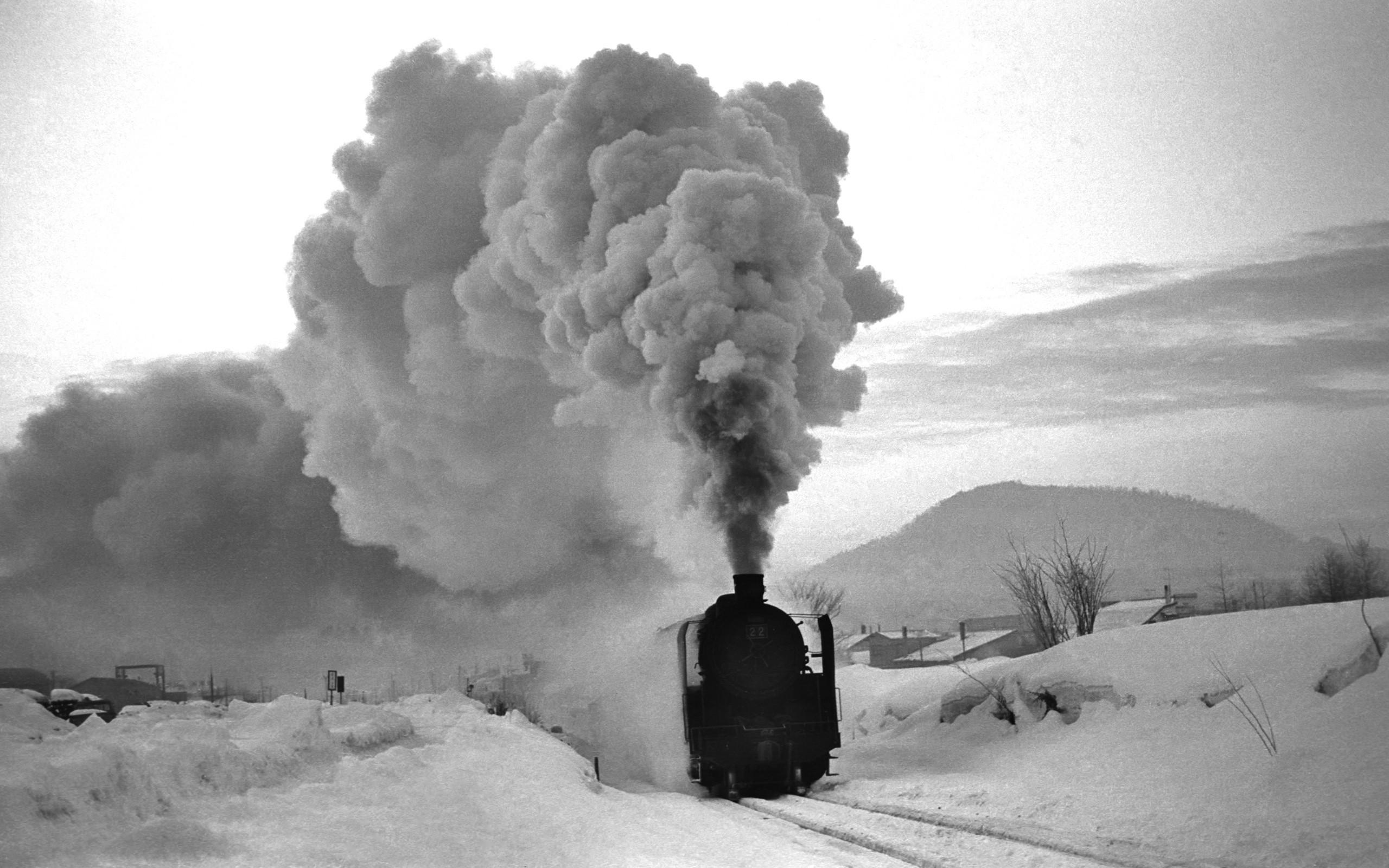 2560x1600 Train in the snow wallpaperx1600