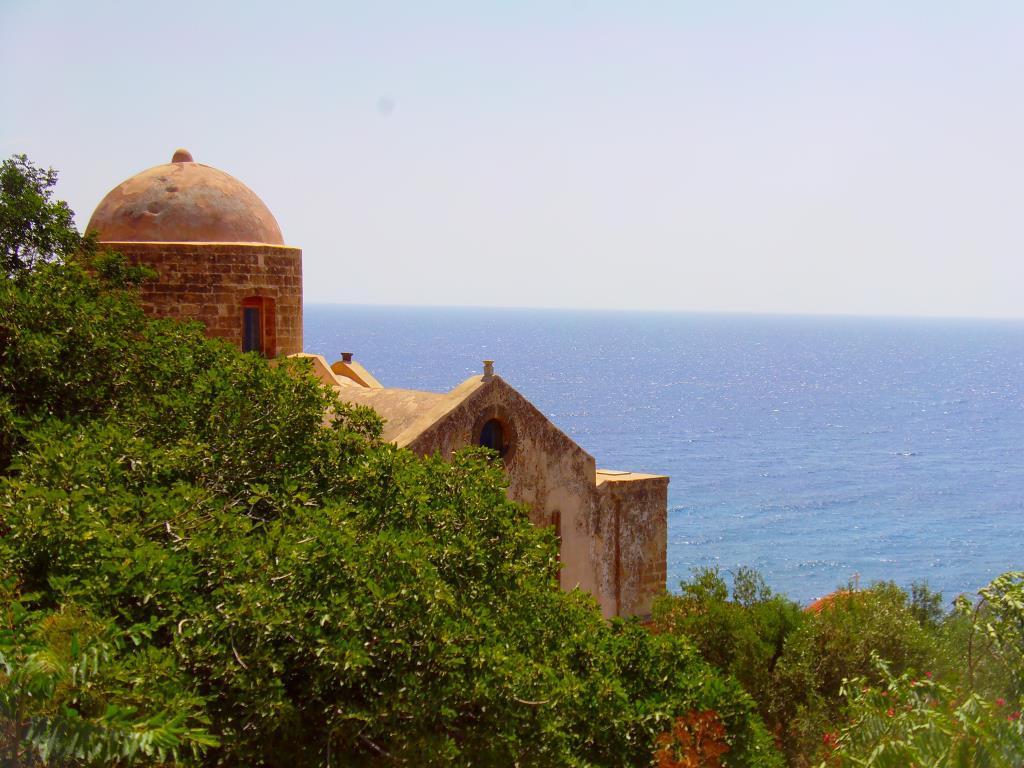 1024x768 Monemvasia: Where the castle meets
