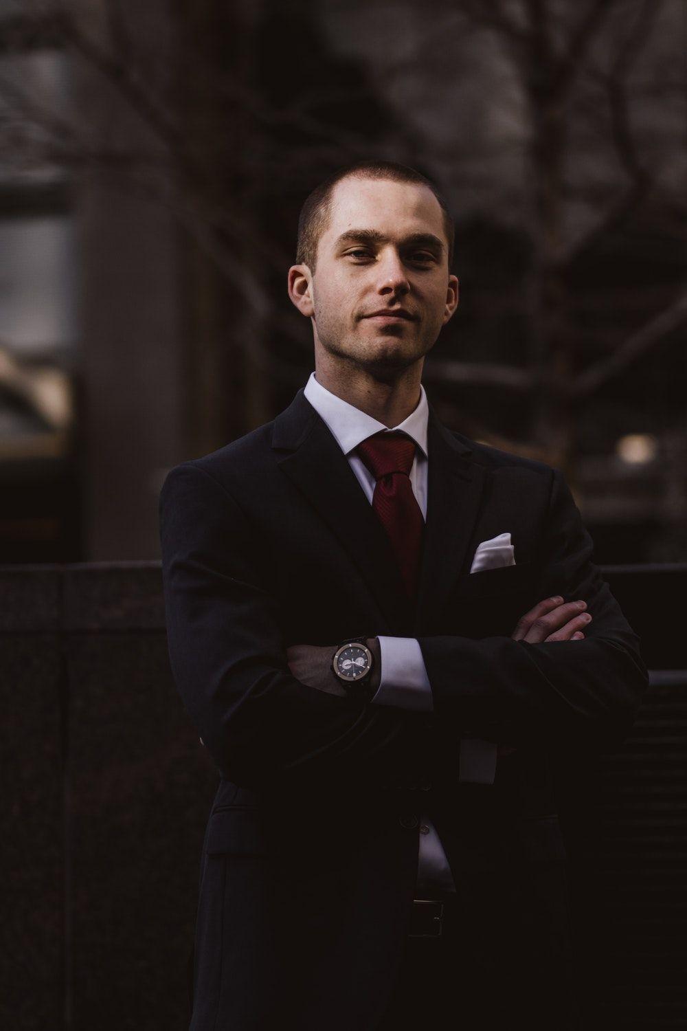 1000x1500 Businessmen Wallpaper
