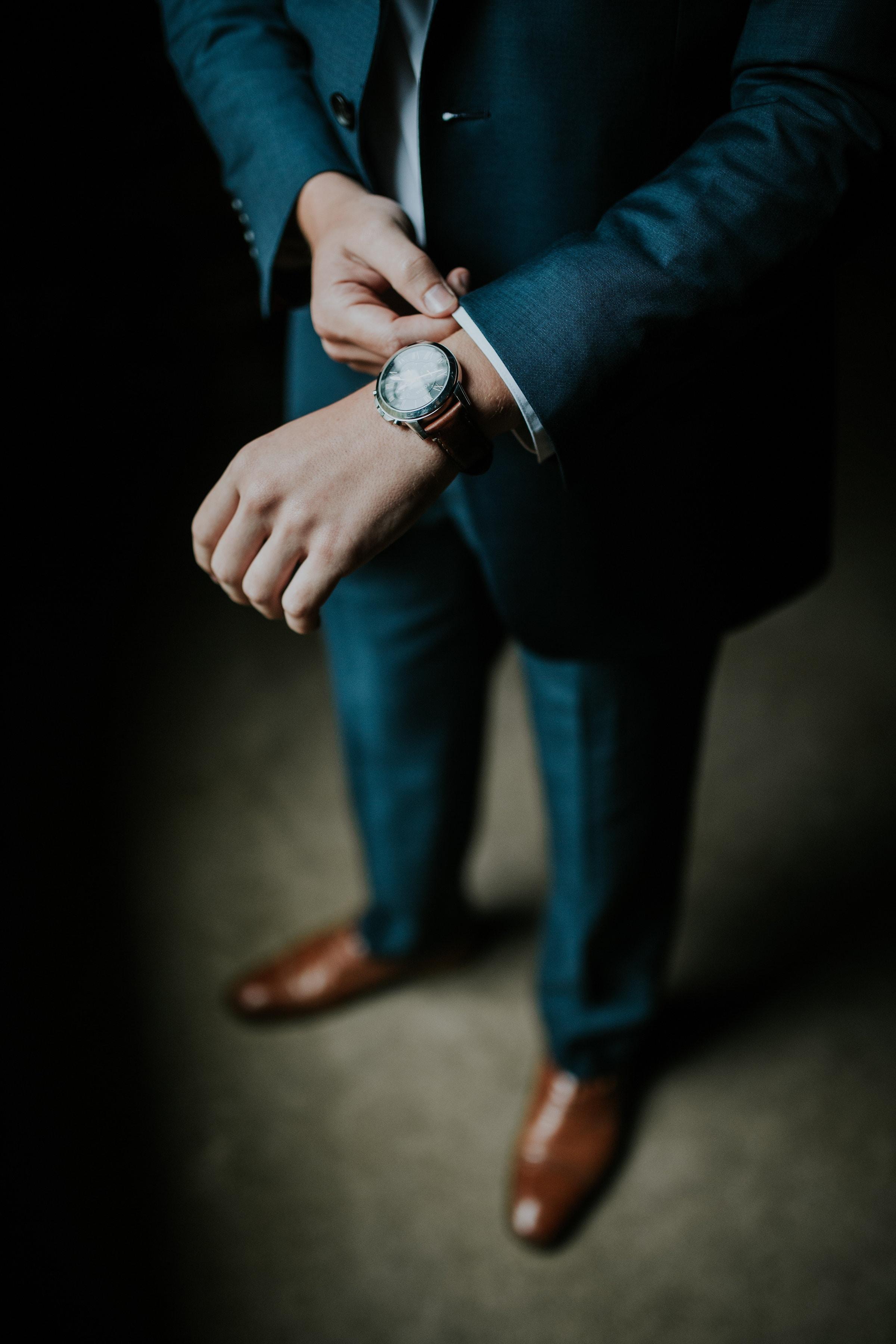 2400x3600 Businessman iPhone Wallpaper