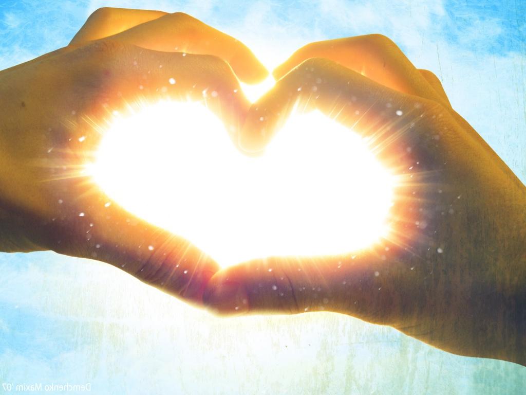 1024x768 Free photo of Heart Make It 2 Hand Wide 2k Wallpaper